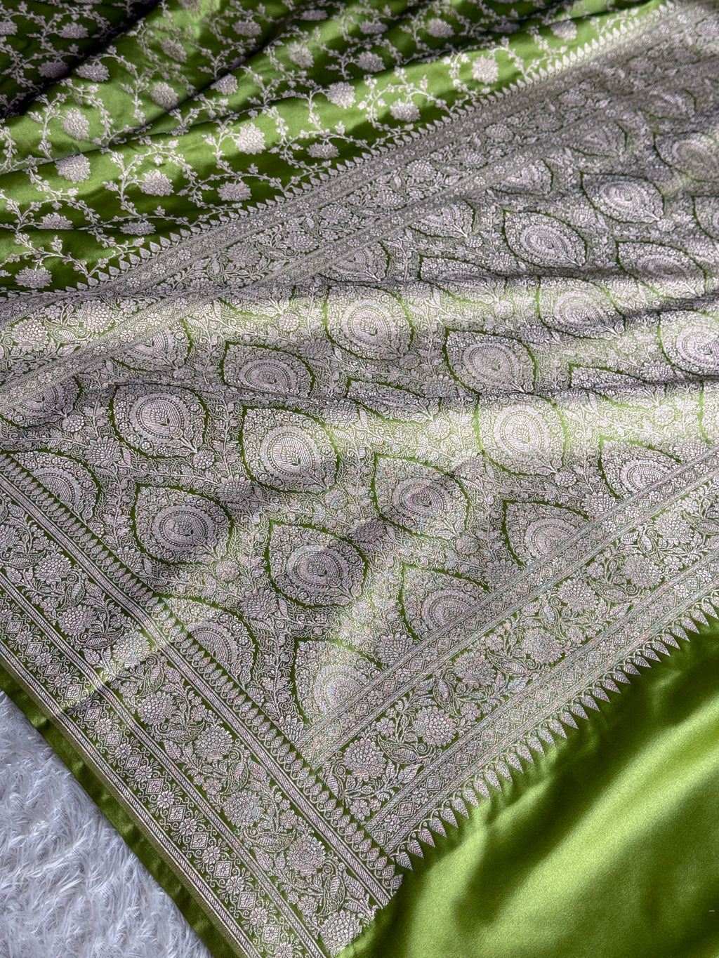 Sea Green Mashru Kataan Silk Banarasi Saree with Zari Jaal Weaving | MKS751