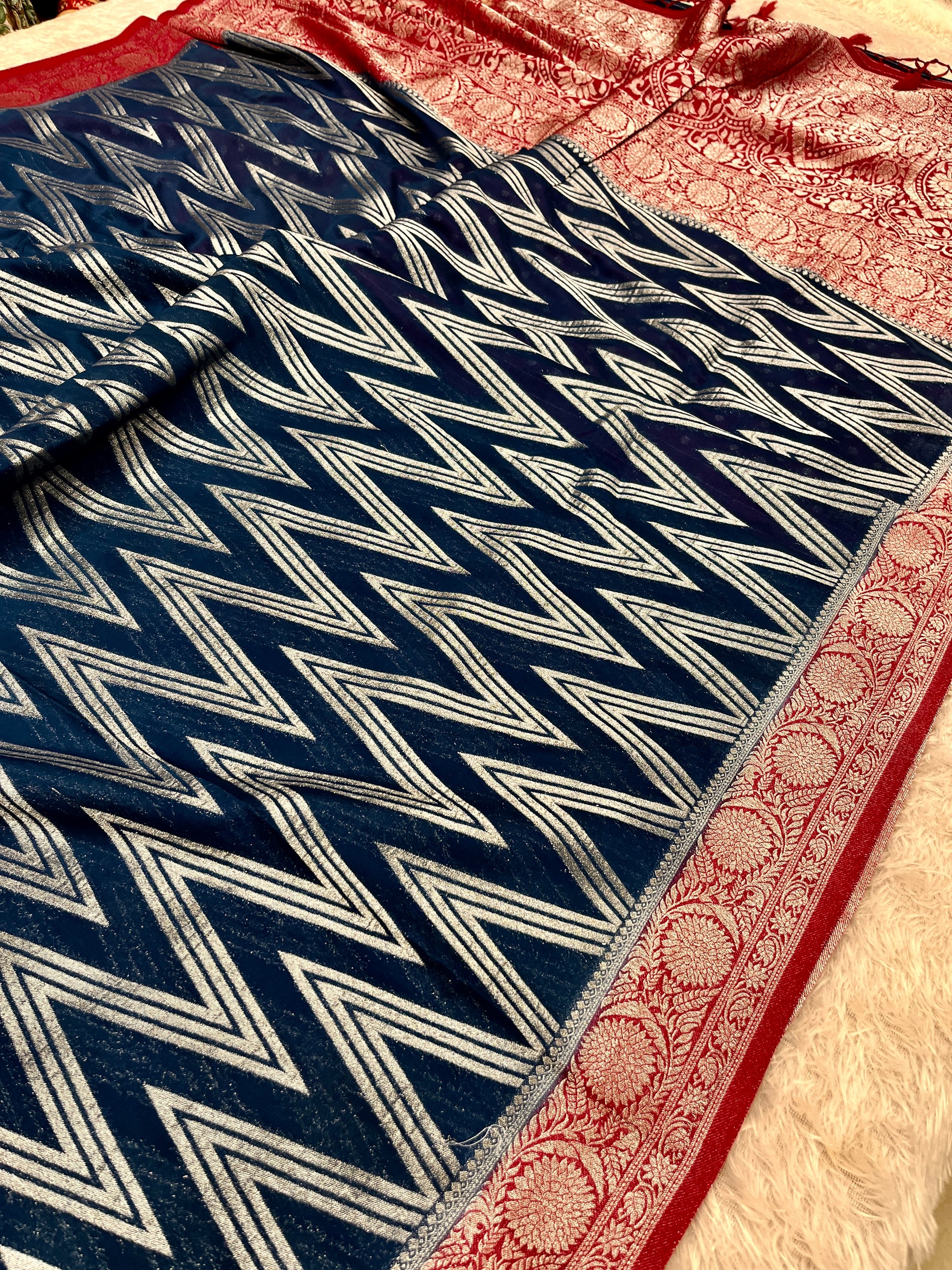 Chinon Silk Zig Zag Design Navy with Red Color Saree CN09