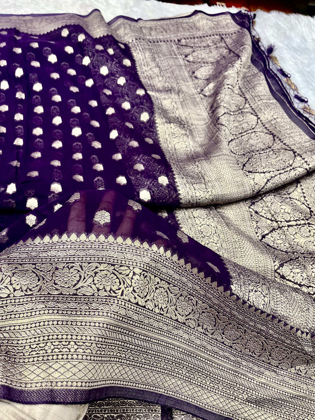 Banarsi Pure Natural Georgette Little flower Buti  Design VSG07