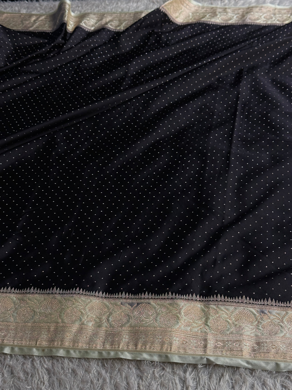 Black & Beige Chunri Zari Woven Saree with Rich Pallu – MKS832