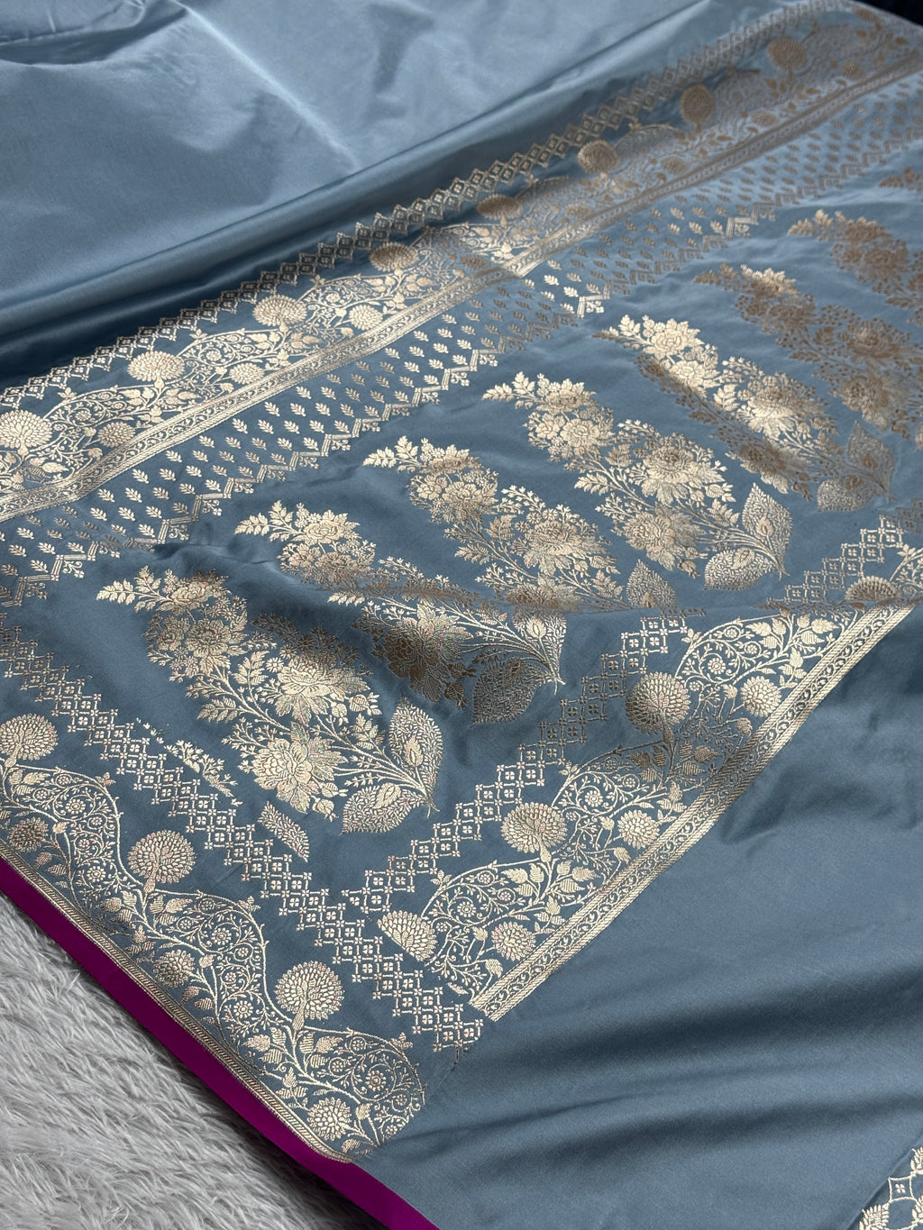 Grey Mashru Kataan Silk Banarasi Saree – Zari Woven Border & Rich Pallu MKS511