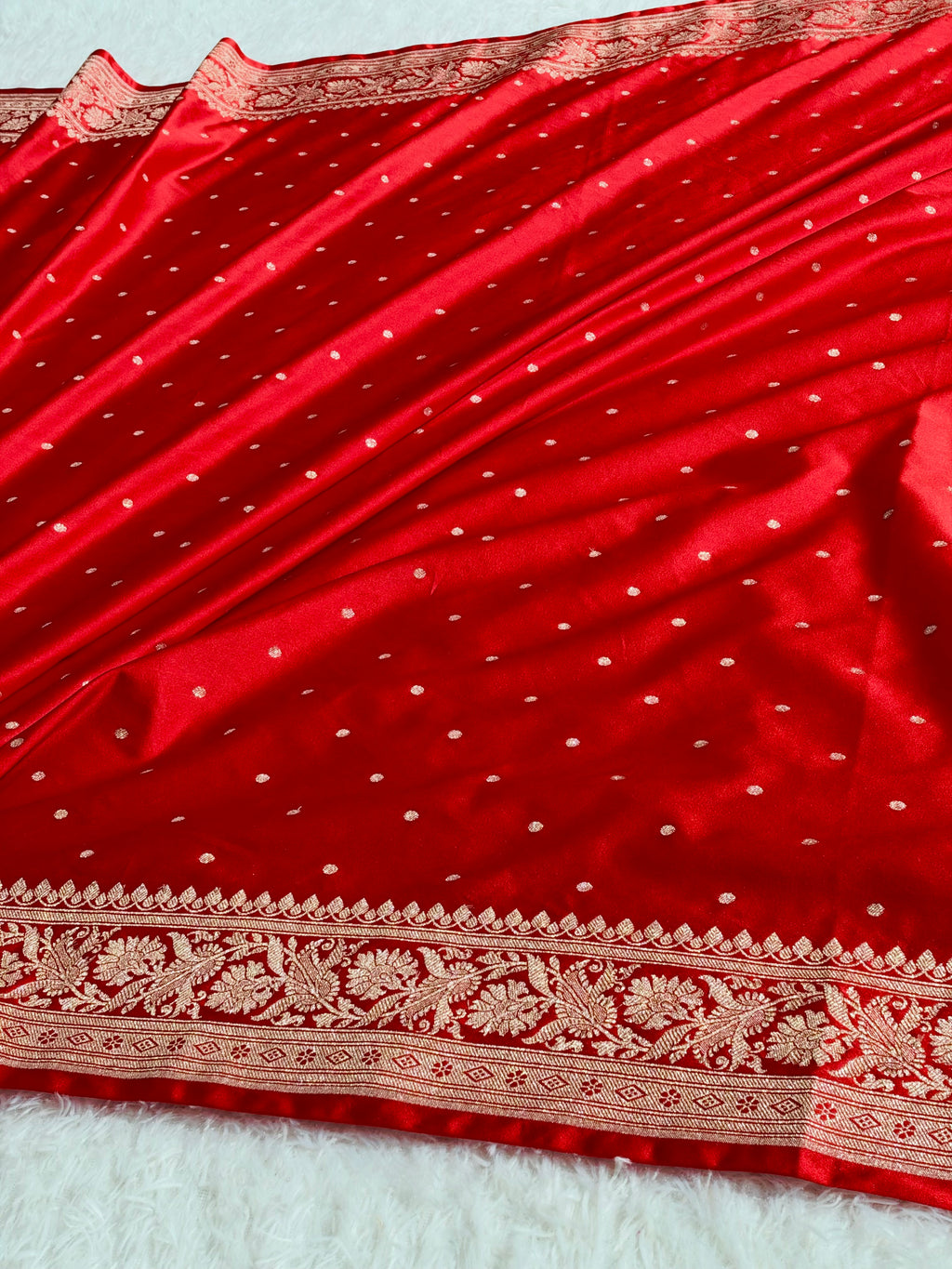Red Mashru Kataan Silk Banarasi Saree with Buti Woven Design & Rich Zari Pallu – MKS864