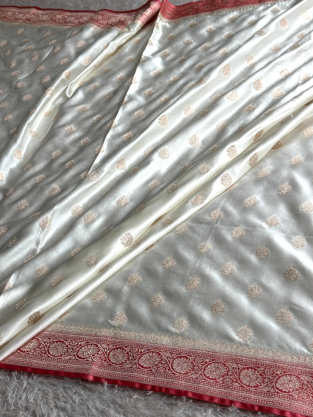 Cream with Pitch  Contrast Mashru Kataan Silk Saree with Buta Weaving & Rich Zari Pallu | MKS644