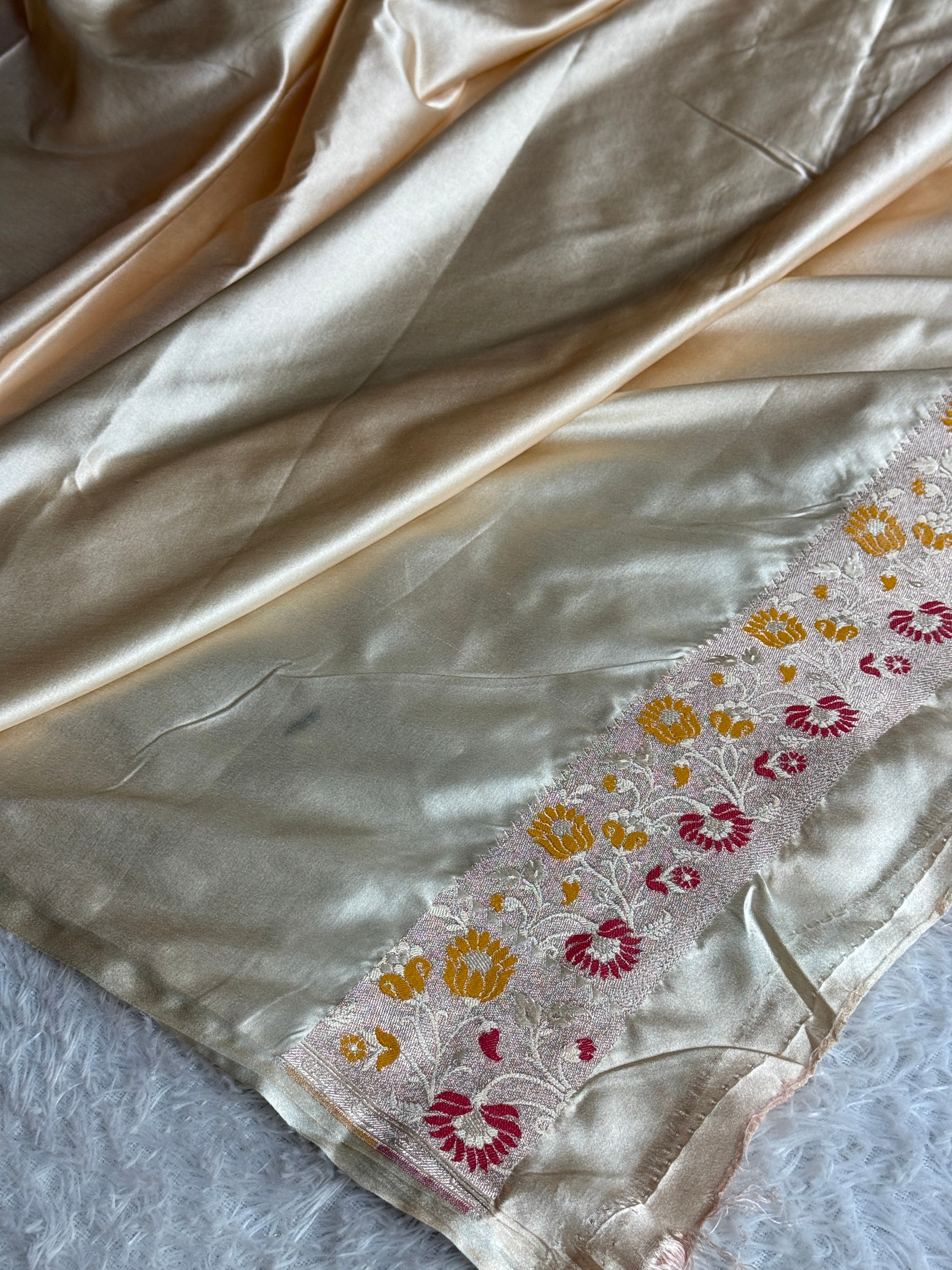 Red Cream Contrast Paithani Mashru Kataan Silk Saree – MKS654