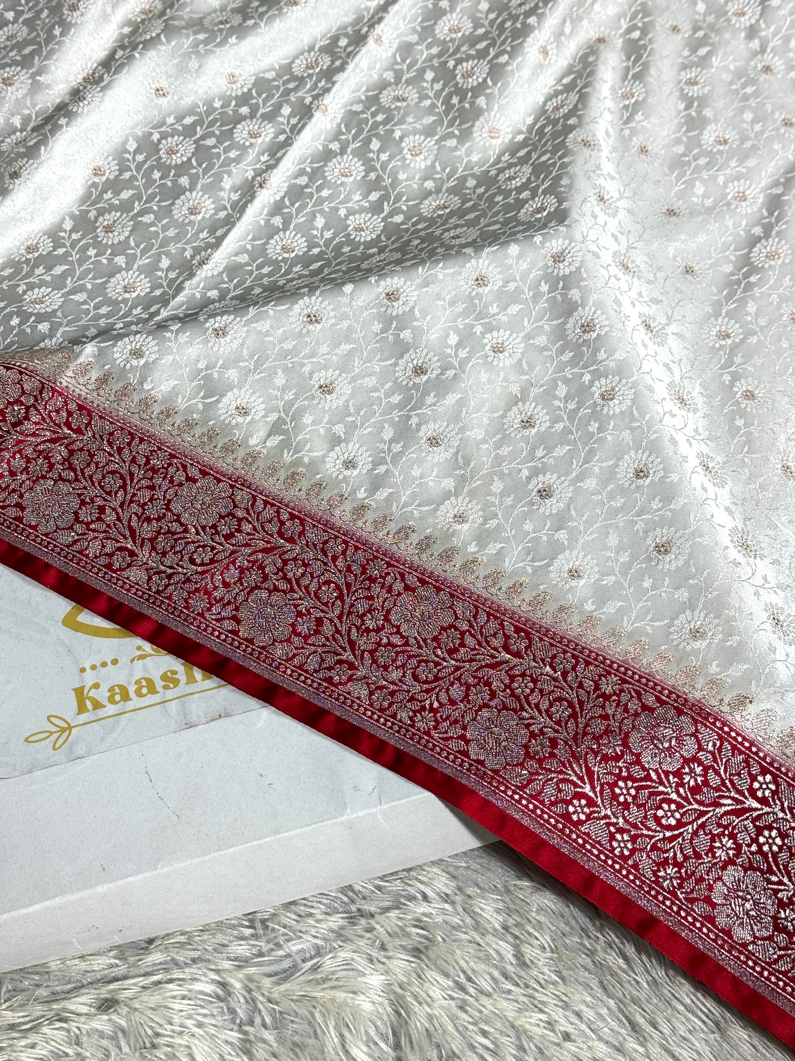 Kaashi Thread – White with Red Contrast Mashru Silk Saree MKS341