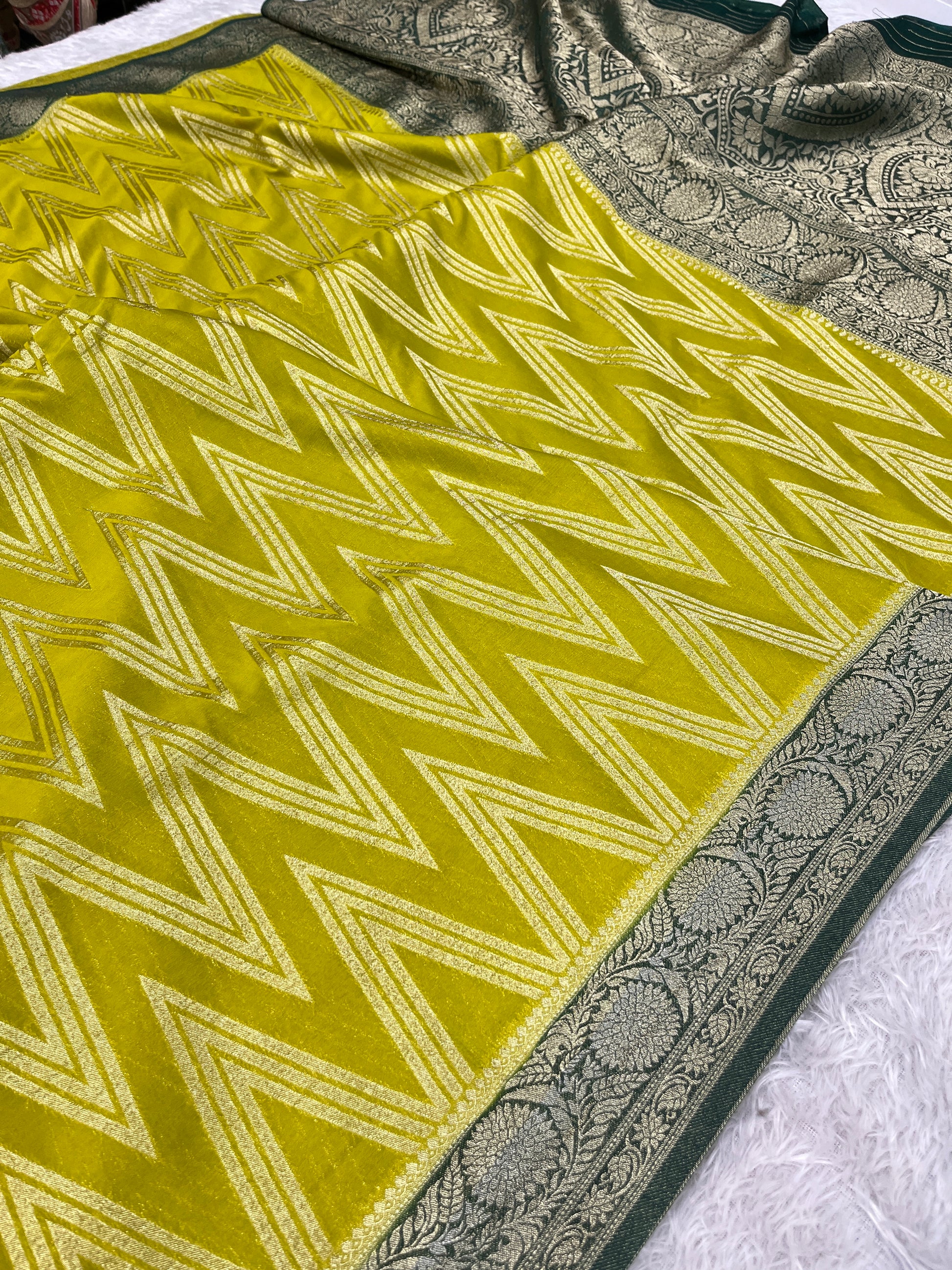 Chinon Silk Zig Zag Design Lemon with Green Color Saree CN09