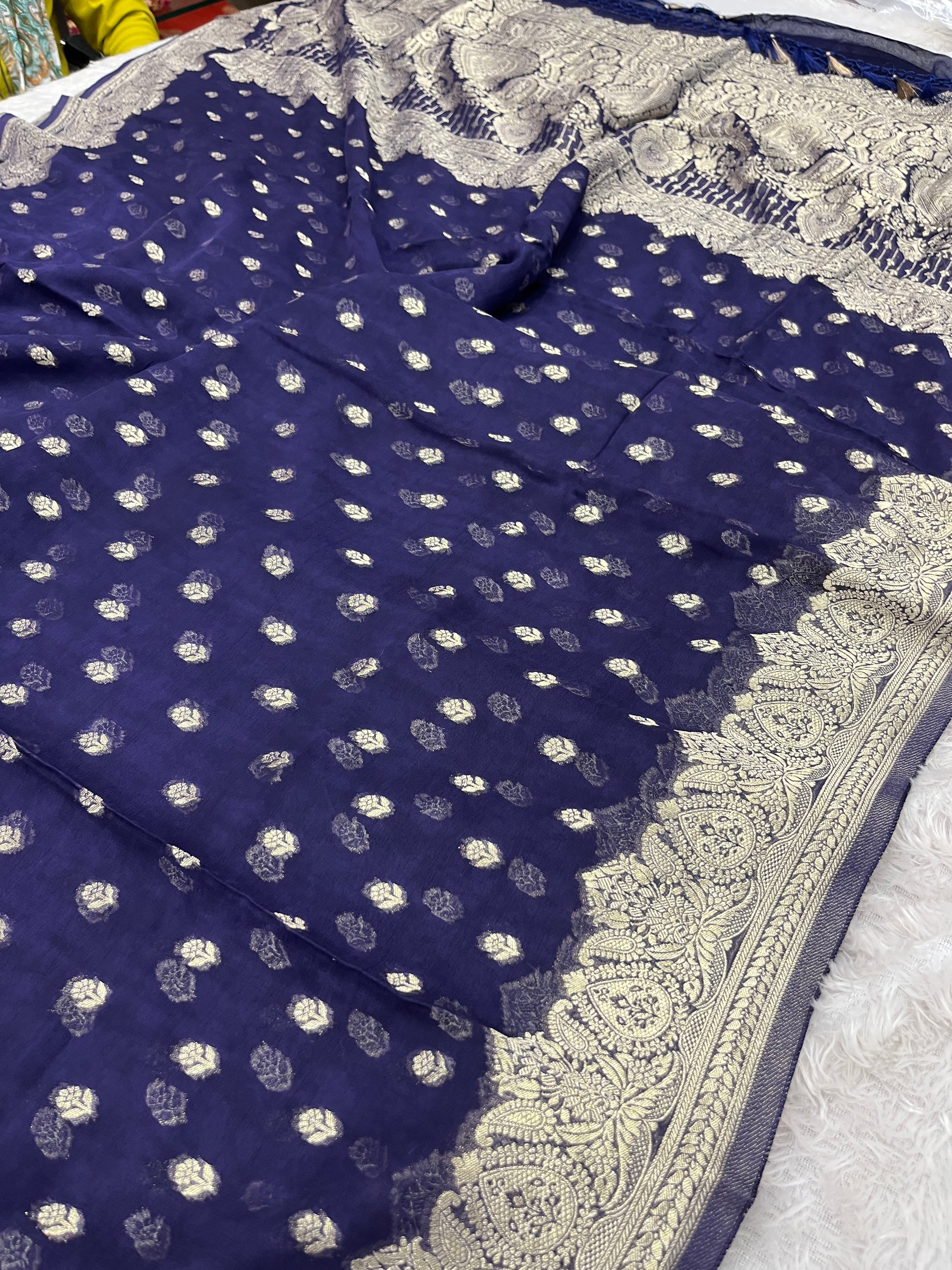 Banarsi Pure Natural Georgette Traditional Buta Design VSG04