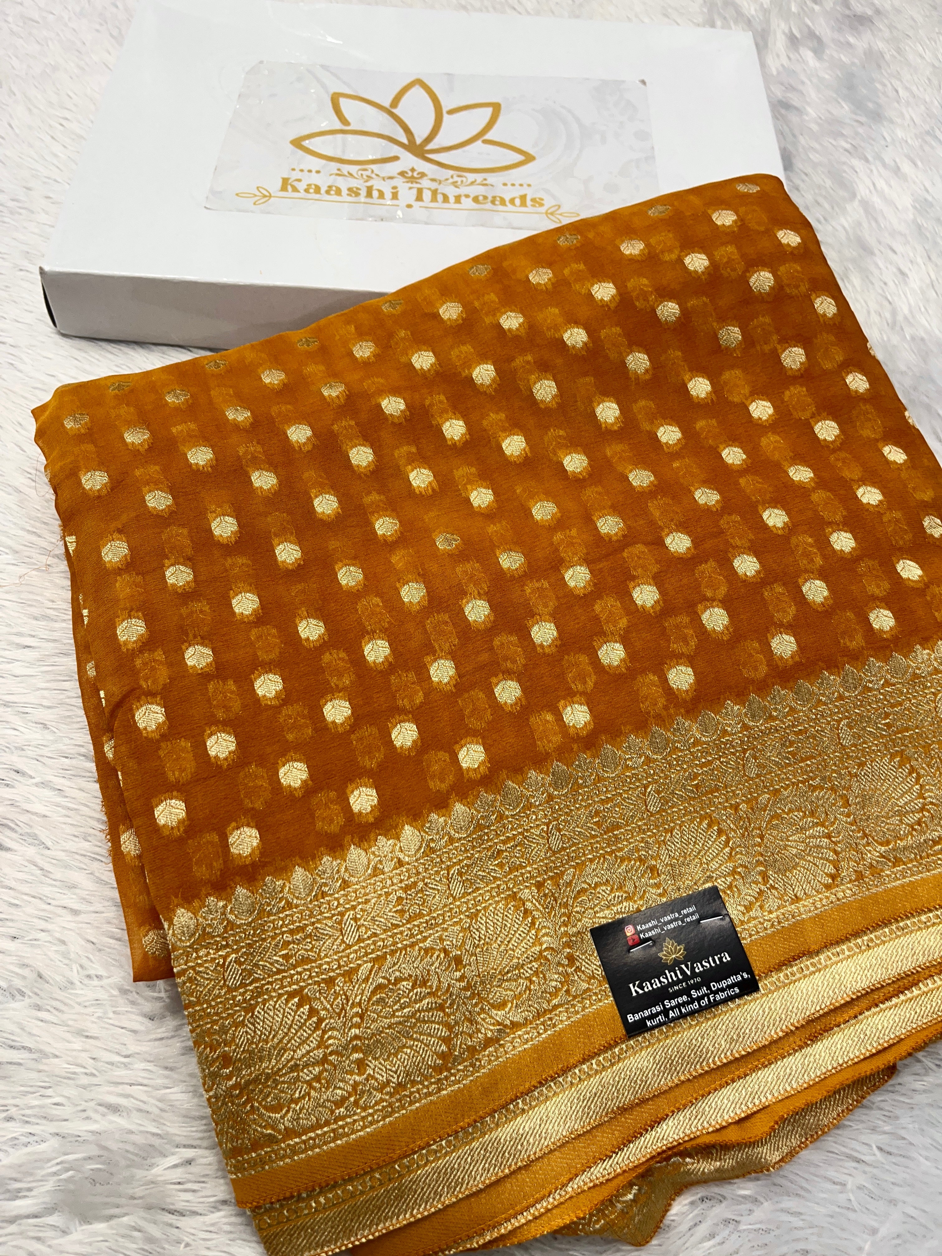 Banarsi Pure Natural Georgette Four flower Buti Design VSG02