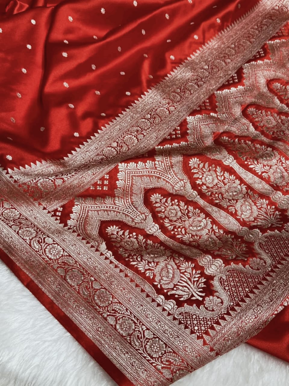 Premium Mashru Kataan Silk Saree with Star Buti Motifs and Luxurious Zari Pallu – MKS410