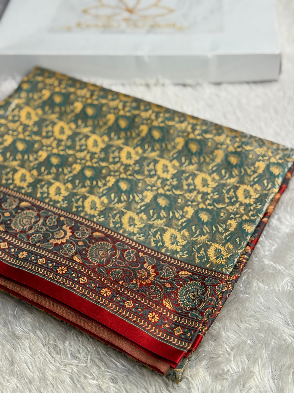 Cream & Red Jamwaar Woven Banarasi Mashru Silk Saree with Traditional Thread Work JMW11