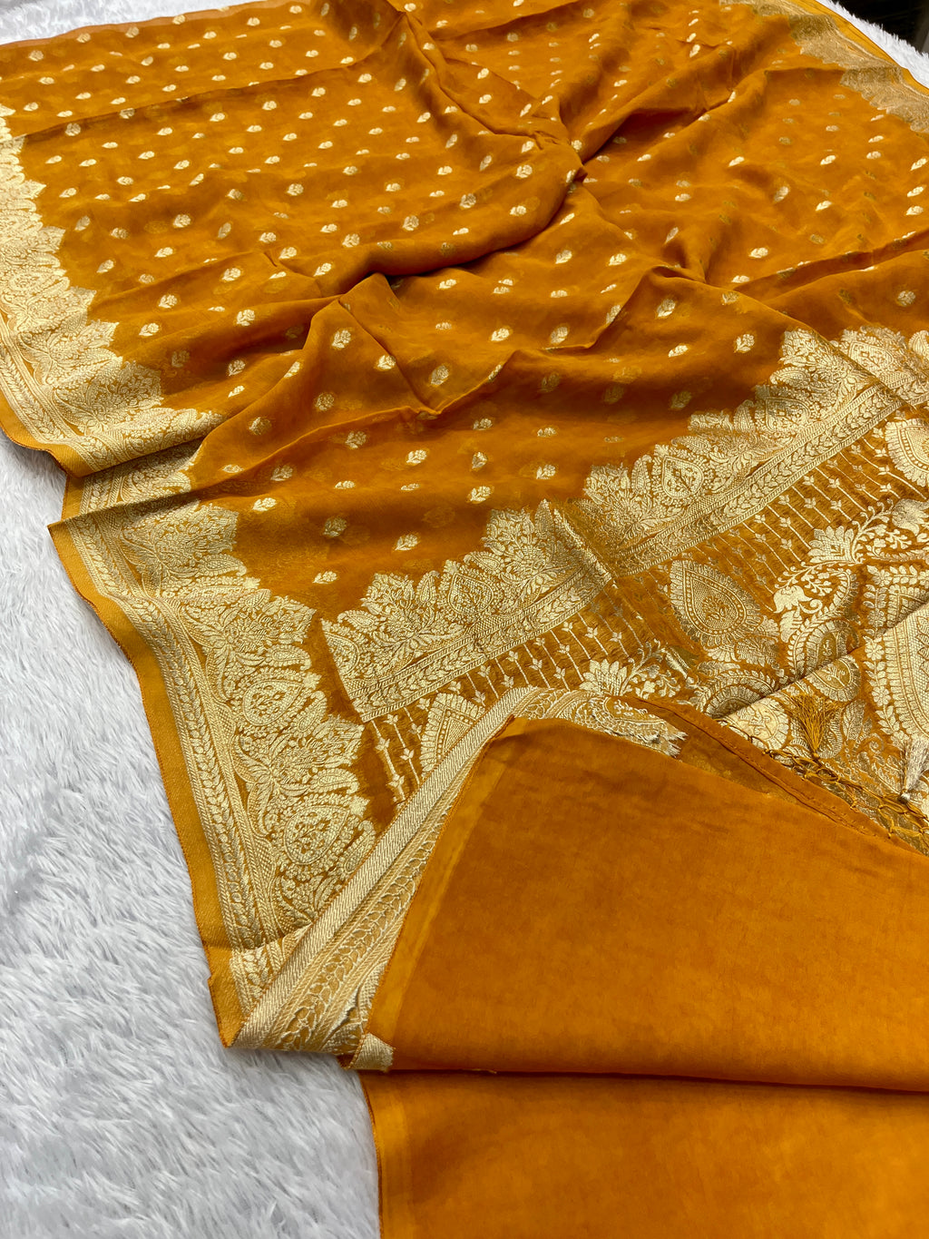 Banarsi Pure Natural Georgette Traditional Buta Design VSG04