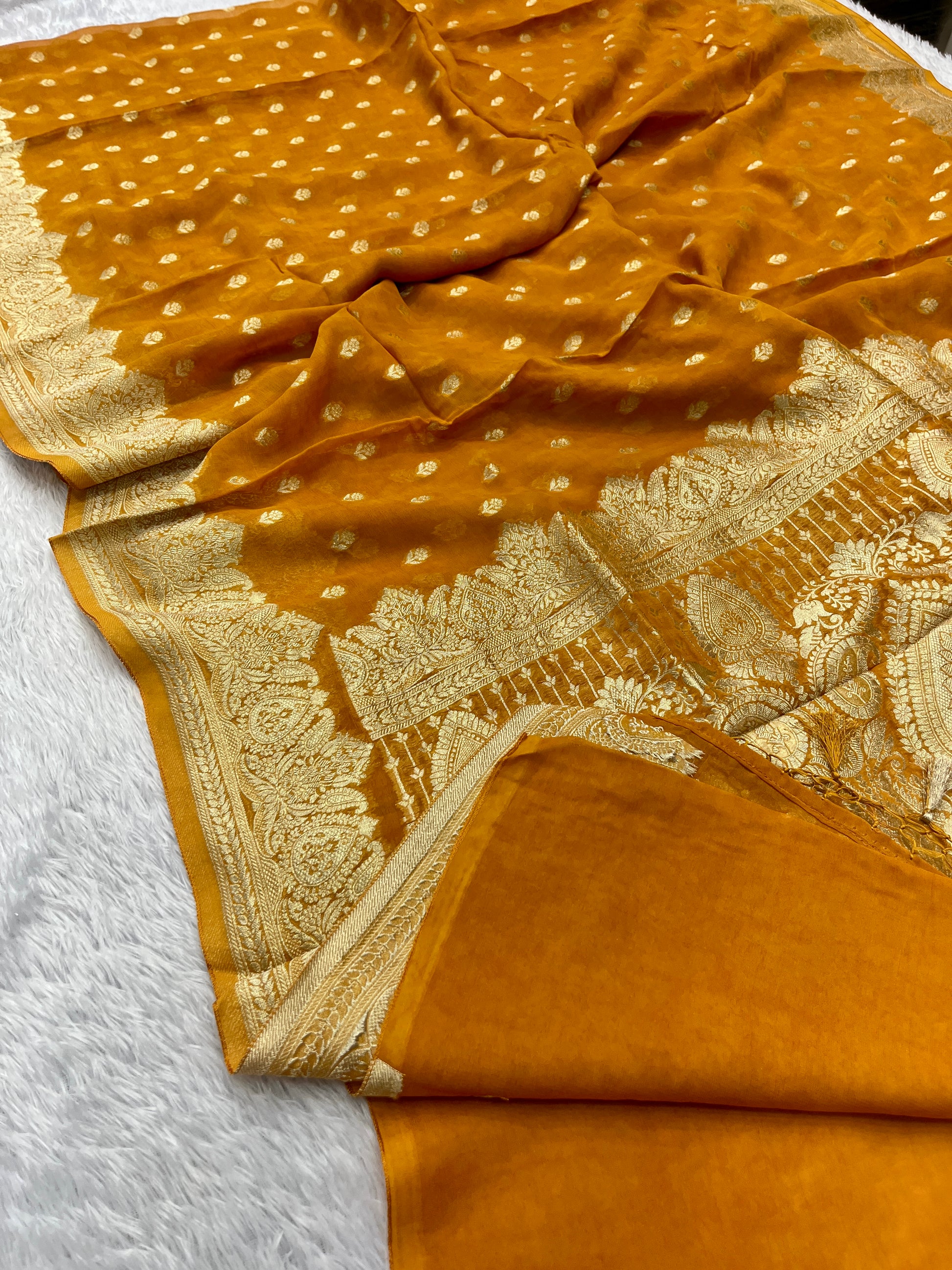 Banarsi Pure Natural Georgette Traditional Buta Design VSG04