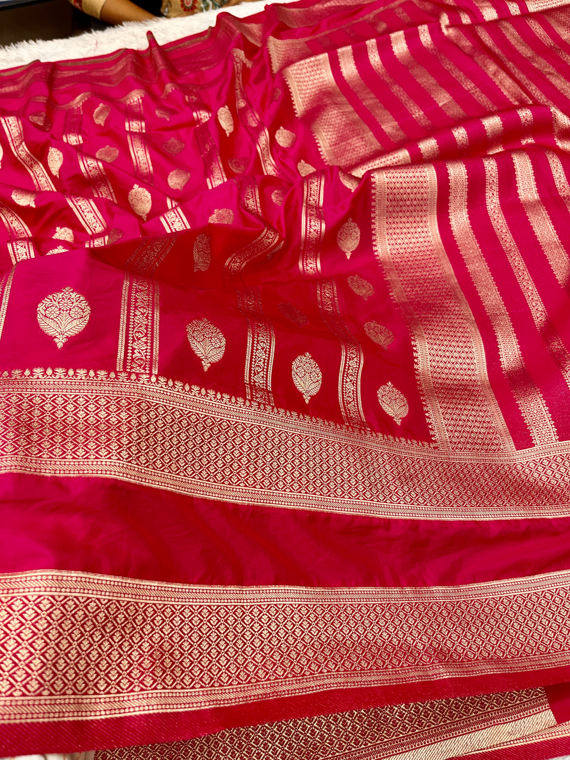 Chinon Silk Horizontal Buta Design Rani Color Saree CN09