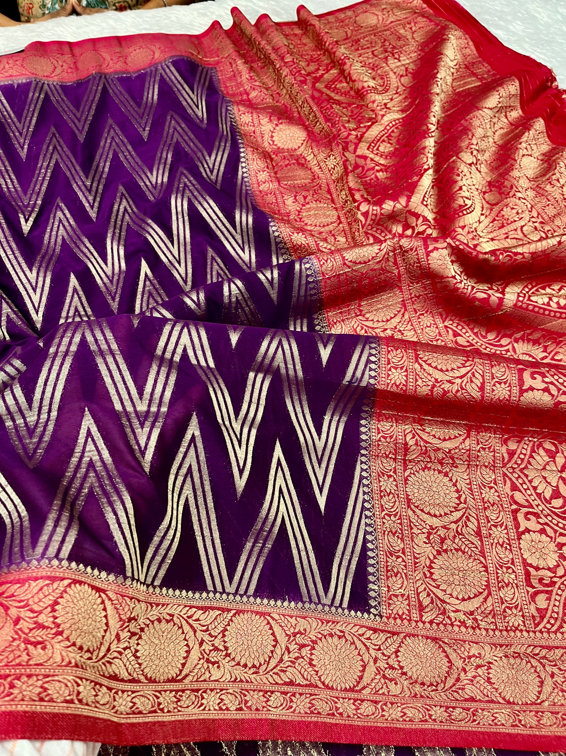 Chinon Silk Zig Zag Design Magenta with Rani Color Saree CN09