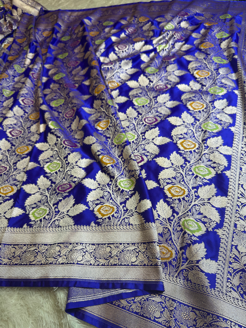 Royal Blue Color Saree in Flower Woven Pattern MKS081