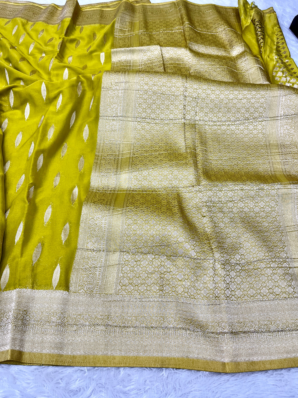 Chinon Silk Andakar Mehandi Green Color Saree CN02