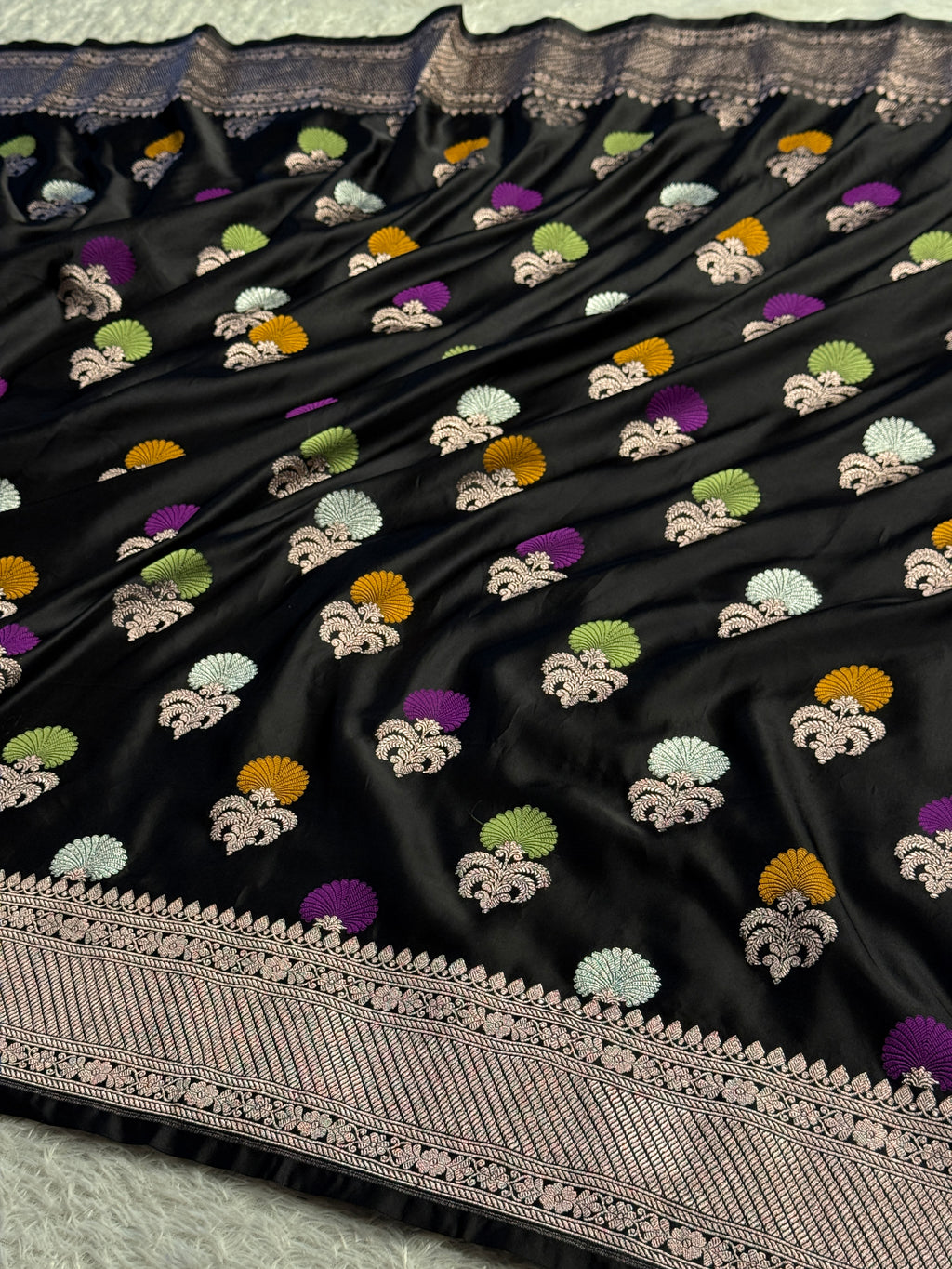 Authentic Banarasi Black Mashru Kataan Silk Saree with Meenakari Buta Weaving & Rich Zari Pallu – MKS705