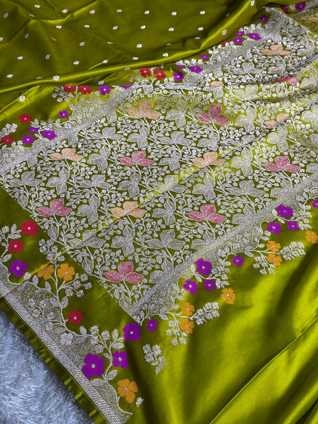 Mehndi Green Mashru Kataan Silk Saree with Zari Boota & Meenakari Border | Rich Pallu Designer Saree | MKS616