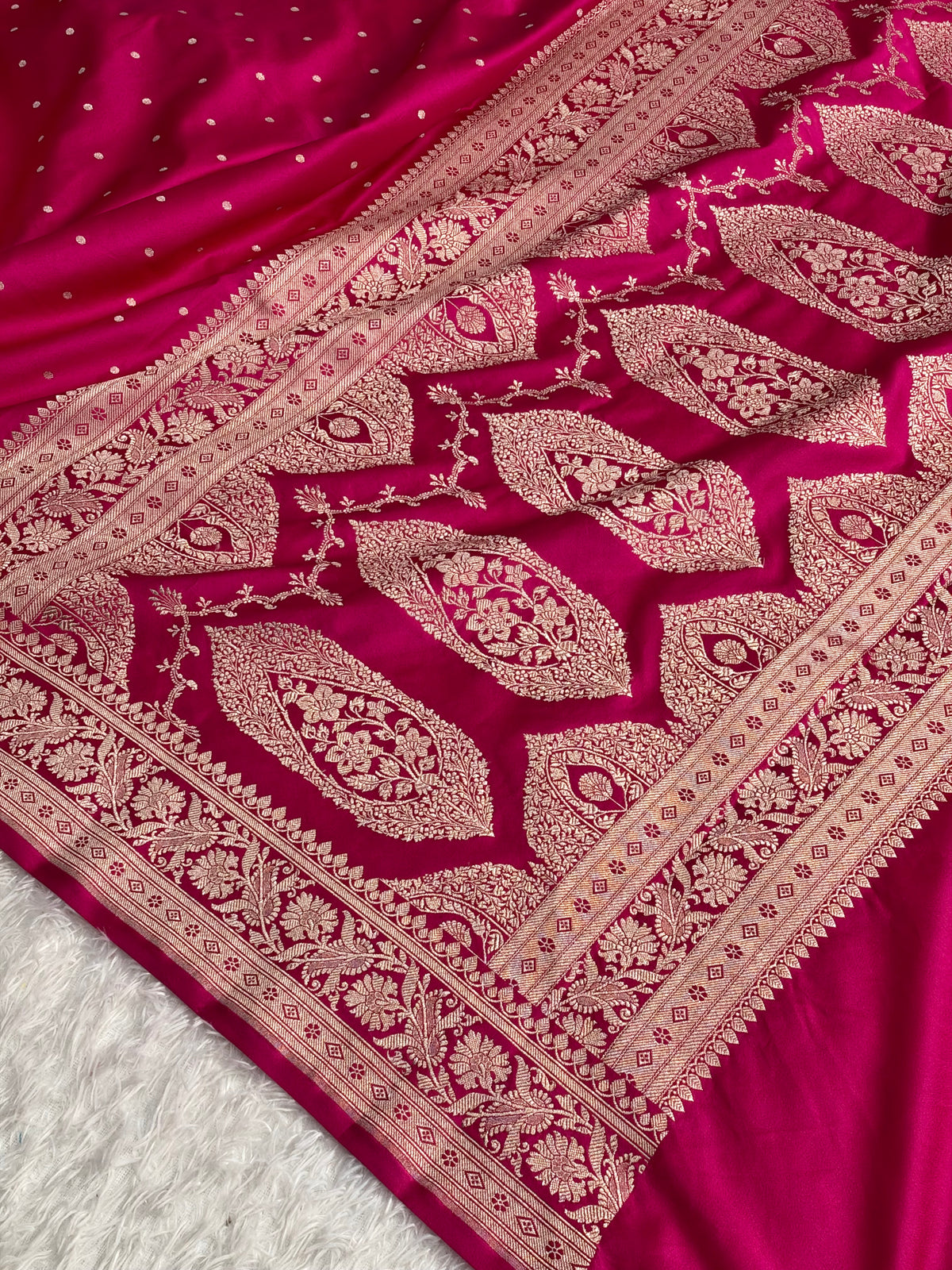 MKS871 – Premium Mashru Kataan Silk Saree with Traditional Border & Rich Zari Pallu