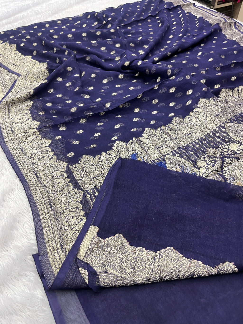 Banarsi Pure Natural Georgette Traditional Buta Design VSG04