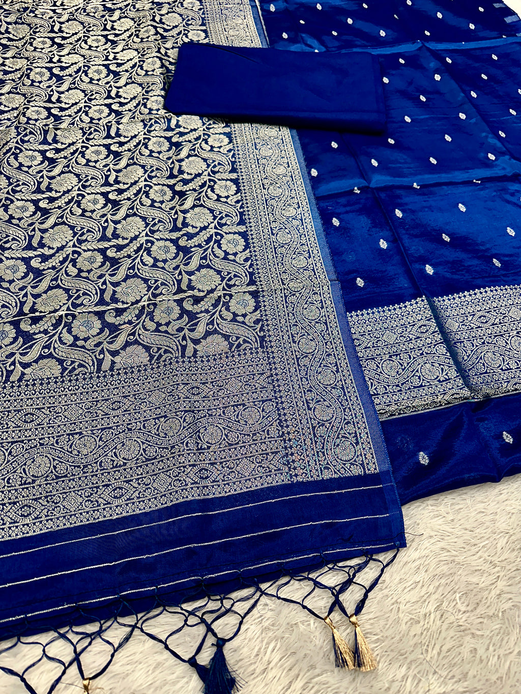 ✨ Banarasi Jacquard Gap Buti HO Silk 3-Piece Unstitched Dress Material MSS14