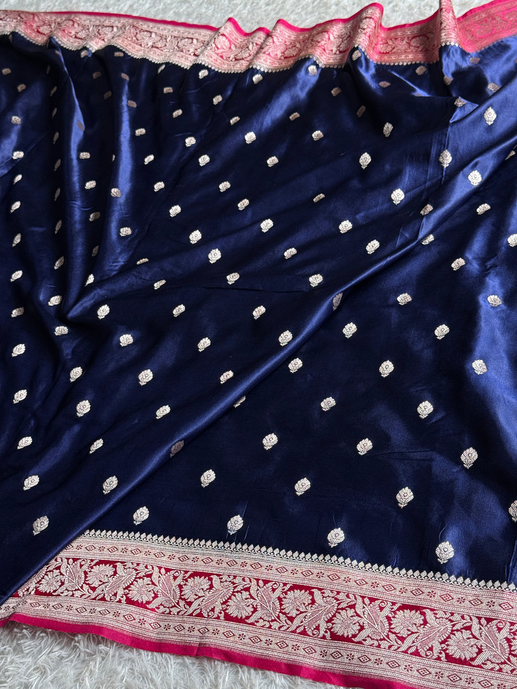 Royal Navy Blue Mashru Kataan Silk Banarasi Saree with Reddish Pink Contrast Border – MKS671