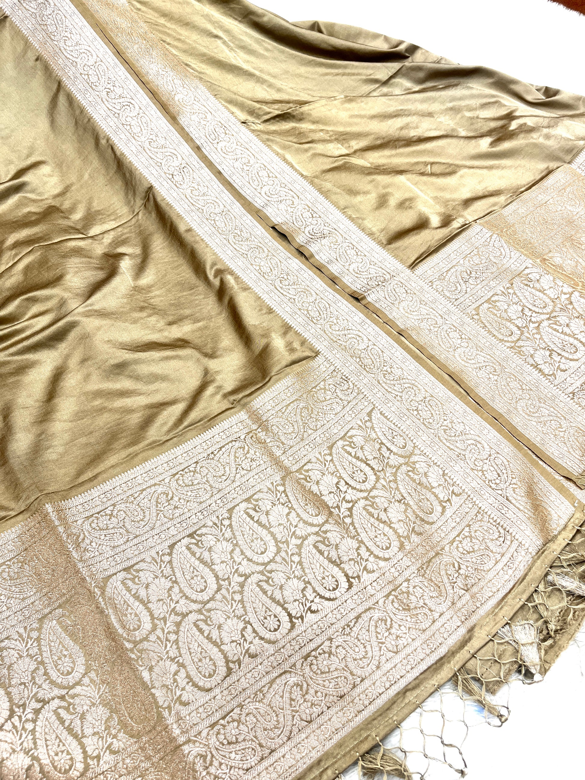 Mashru kataan Buti Suit MSS002