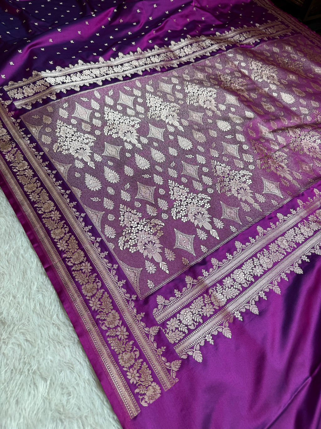 Magenta Banarasi Mashru Silk Saree with Jacquard Woven Designer Buti Pattern MKS024