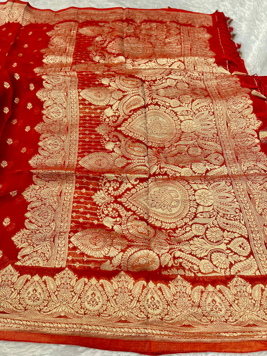 Banarsi Pure Natural Georgette Traditional Buta Design VSG04