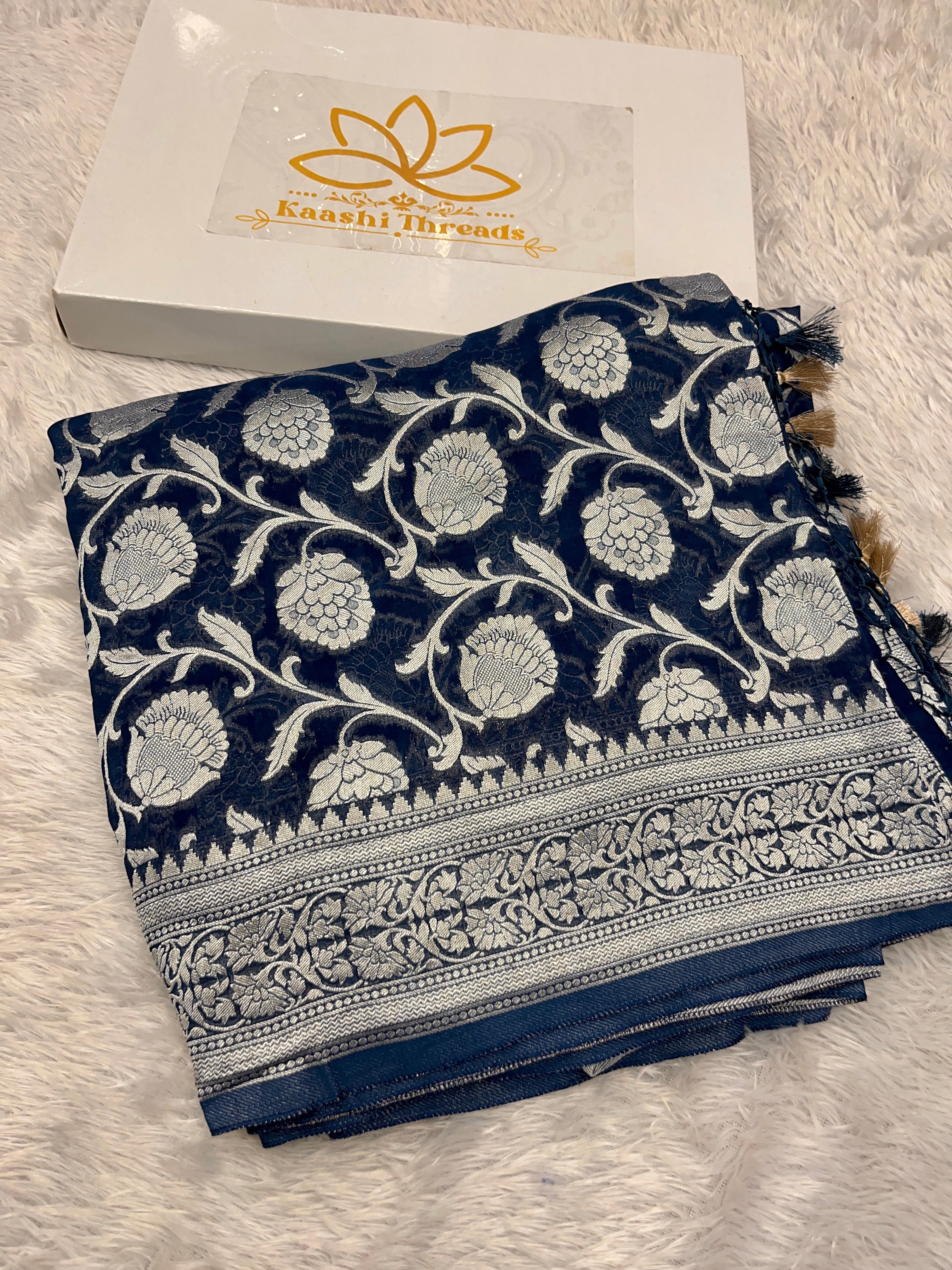 Banarsi Pure Natural Georgette Jaal Design Pattern VSG01