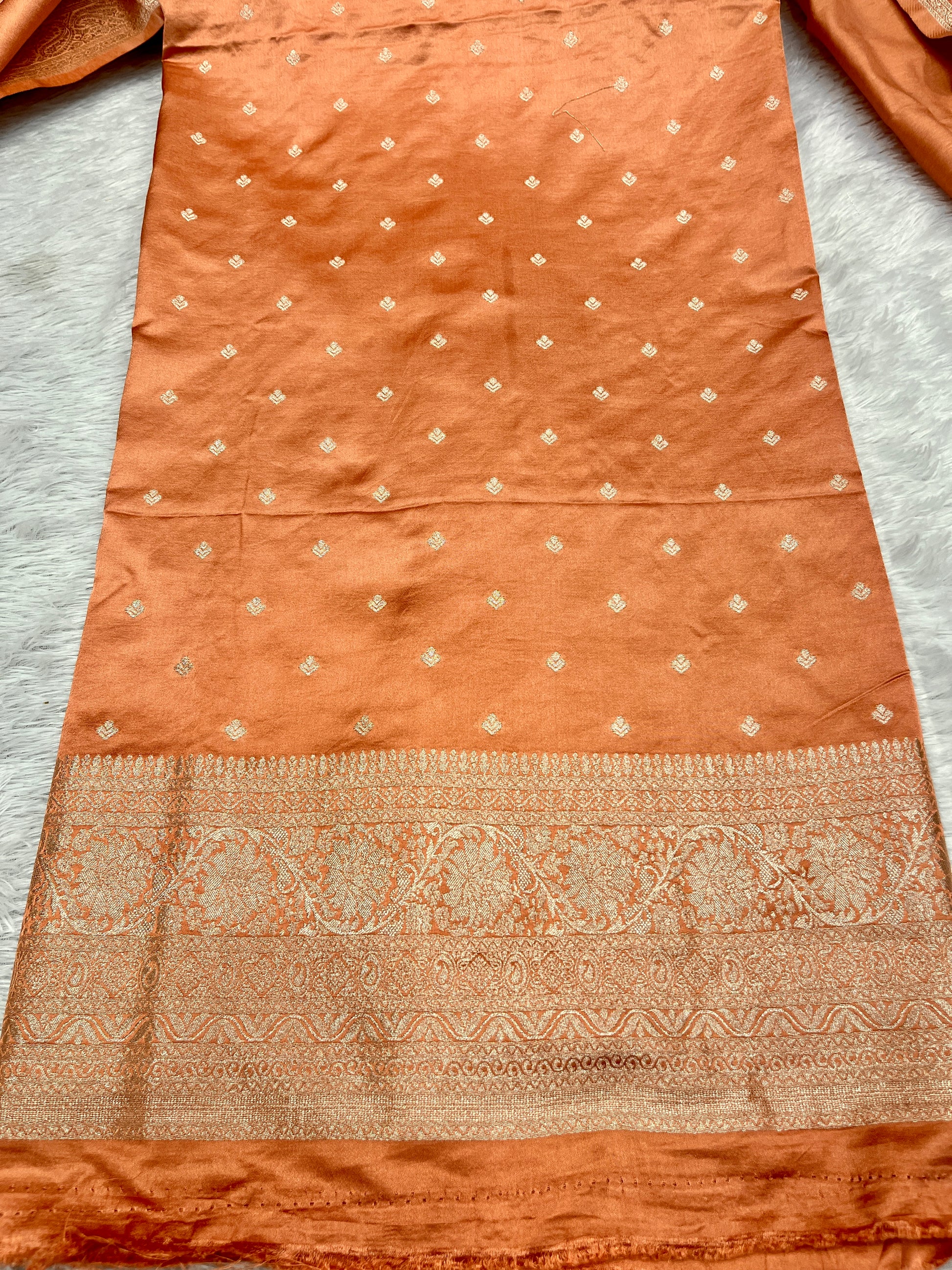 Mashru kataan Buti Suit MSS002