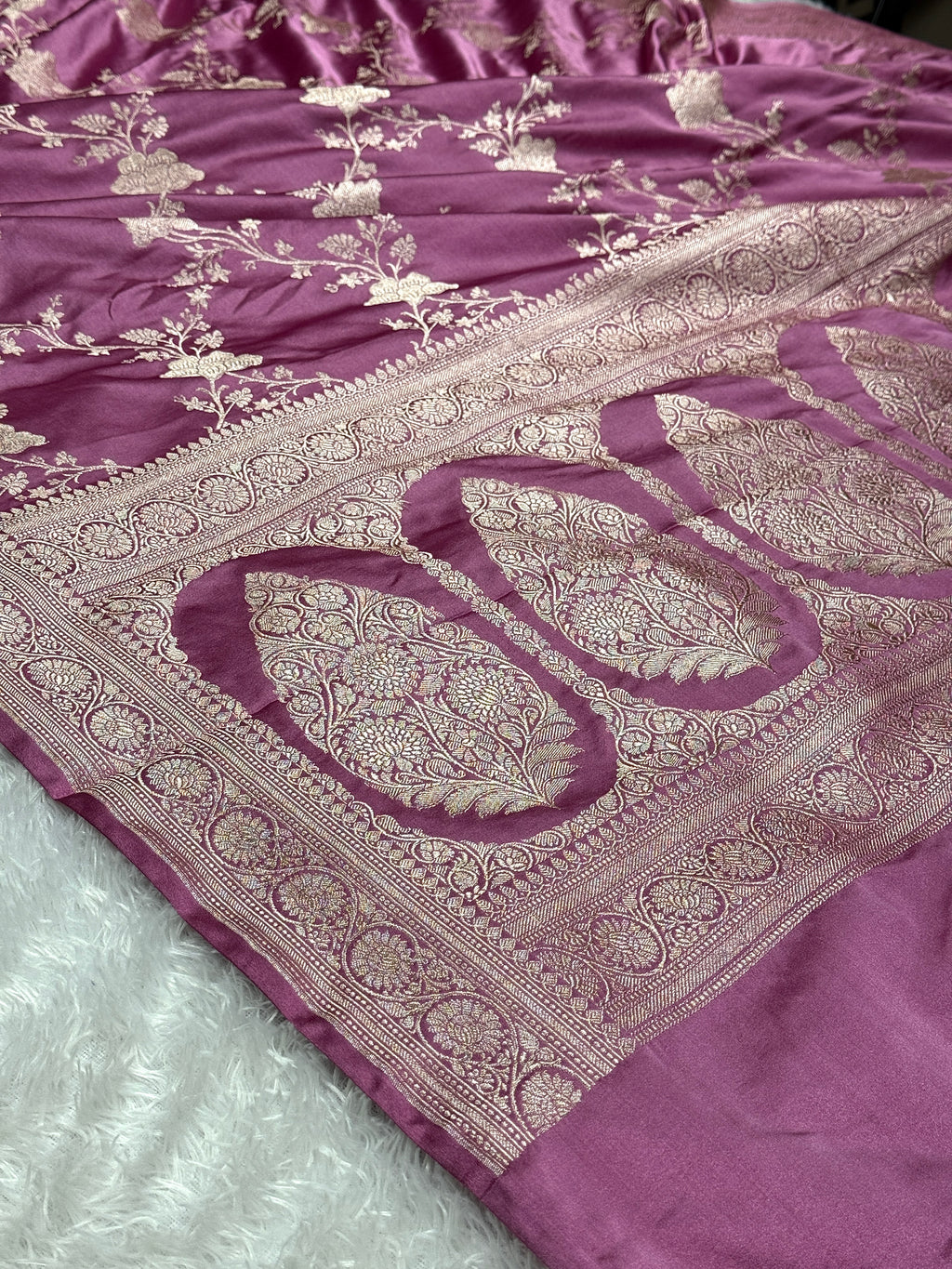 Strawberry Banarasi Mashru Silk Saree with Jacquard Woven Jaal Design & Fancy Border MKS141