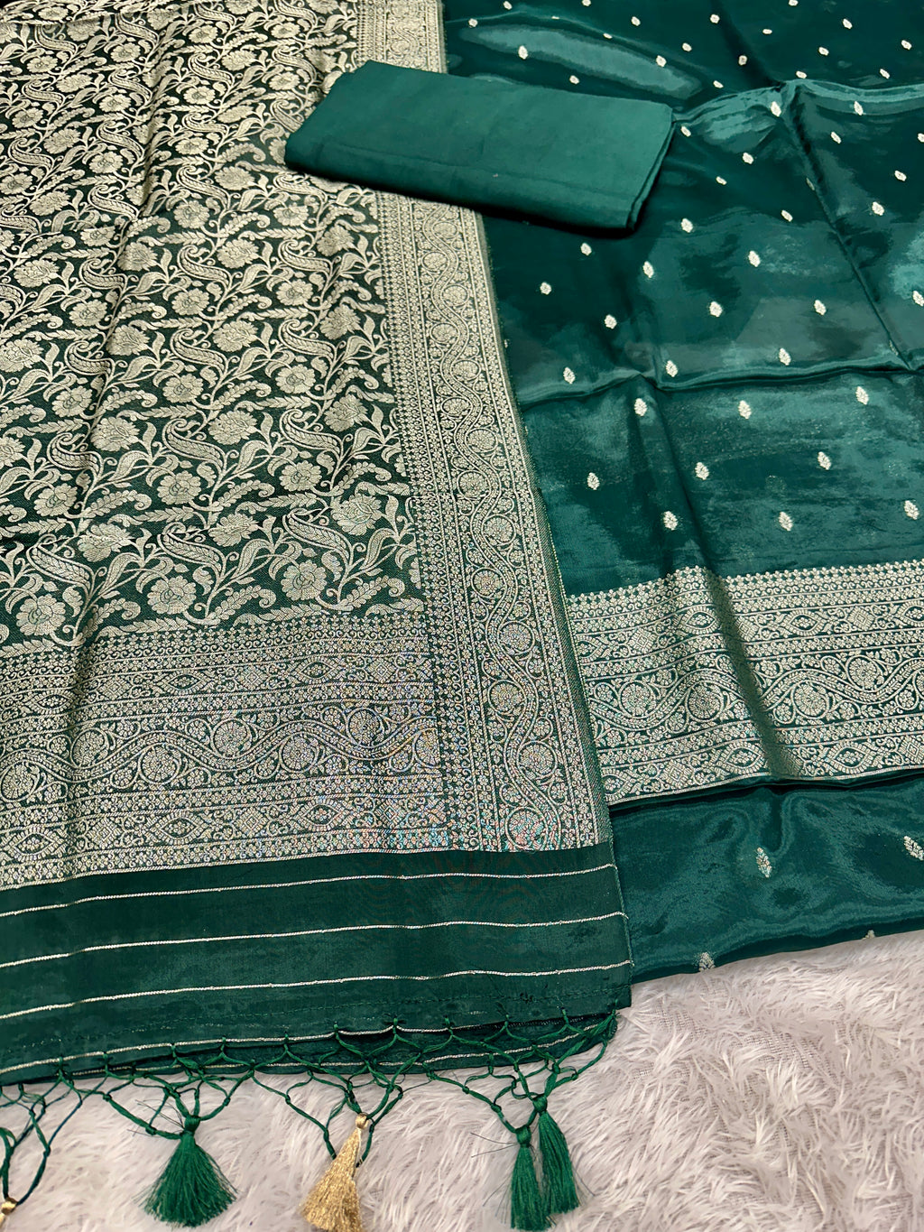 ✨ Banarasi Jacquard Gap Buti HO Silk 3-Piece Unstitched Dress Material MSS14