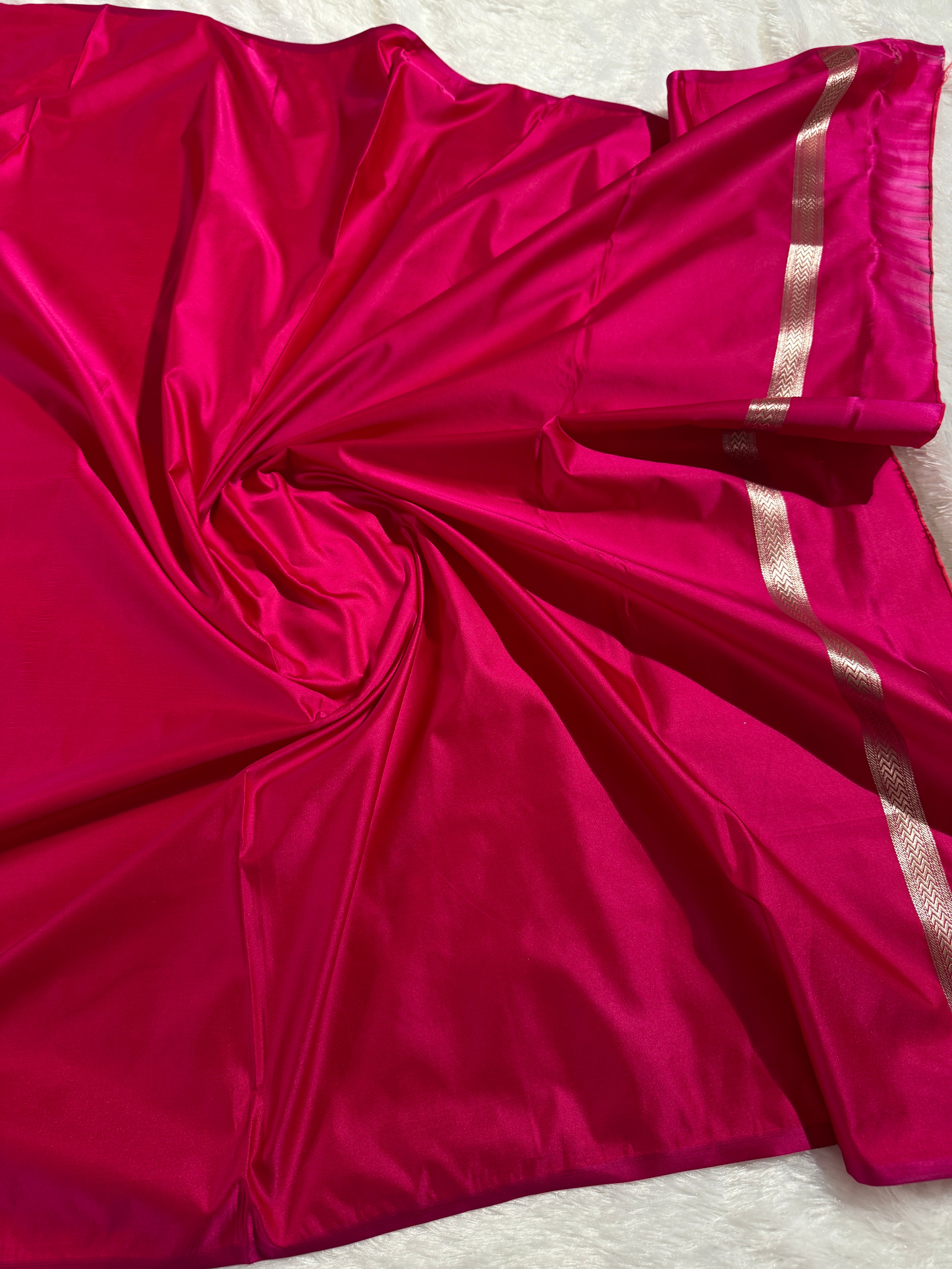 Rani Banarasi Mashru Kataan Silk Saree with Tanchoi Floral Woven Pattern & Fancy Banarasi Border MKS0102