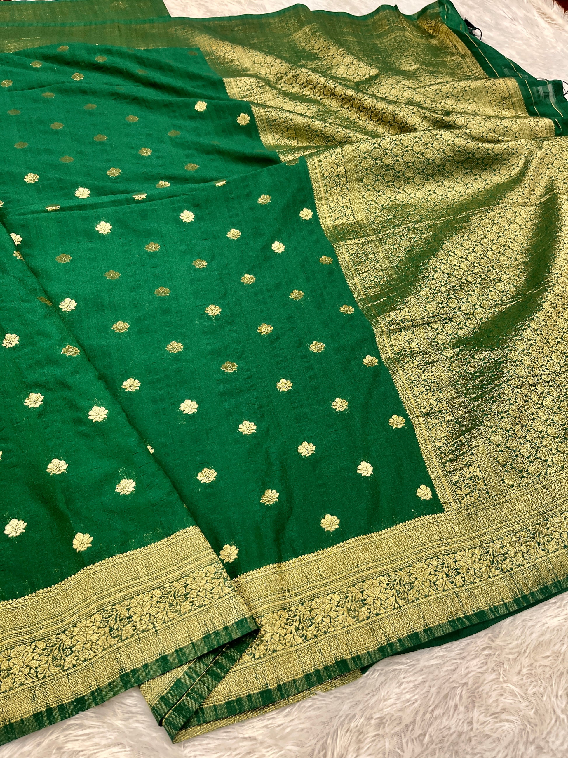 Raw Silk Green Color   Color Buti Saree RS001