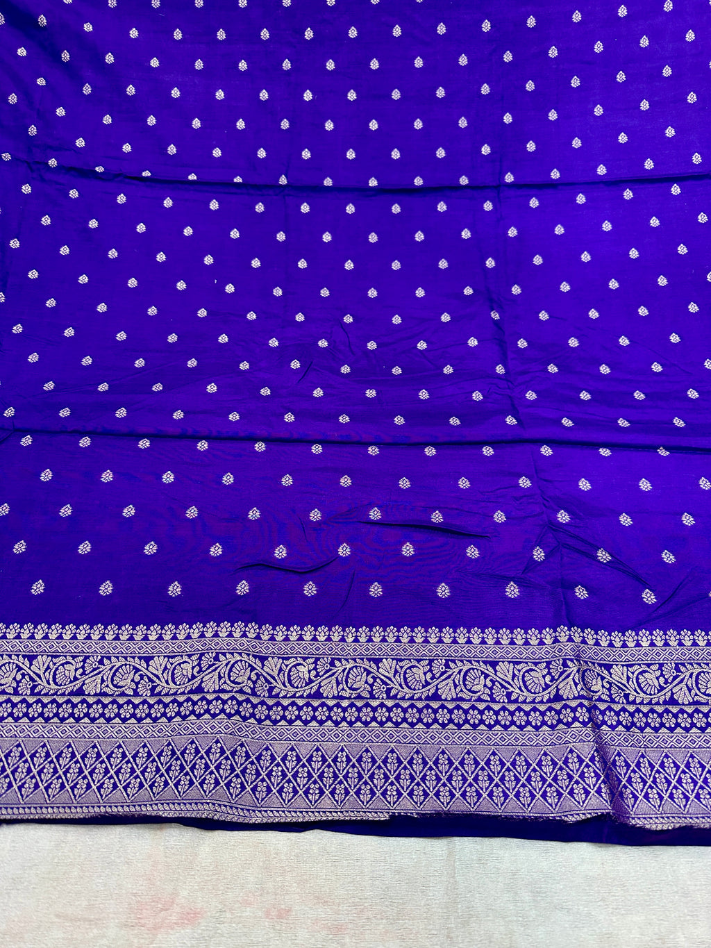 ✨ Banarasi Jacquard Gap Buti HO Silk 3-Piece Unstitched Dress Material MSS18