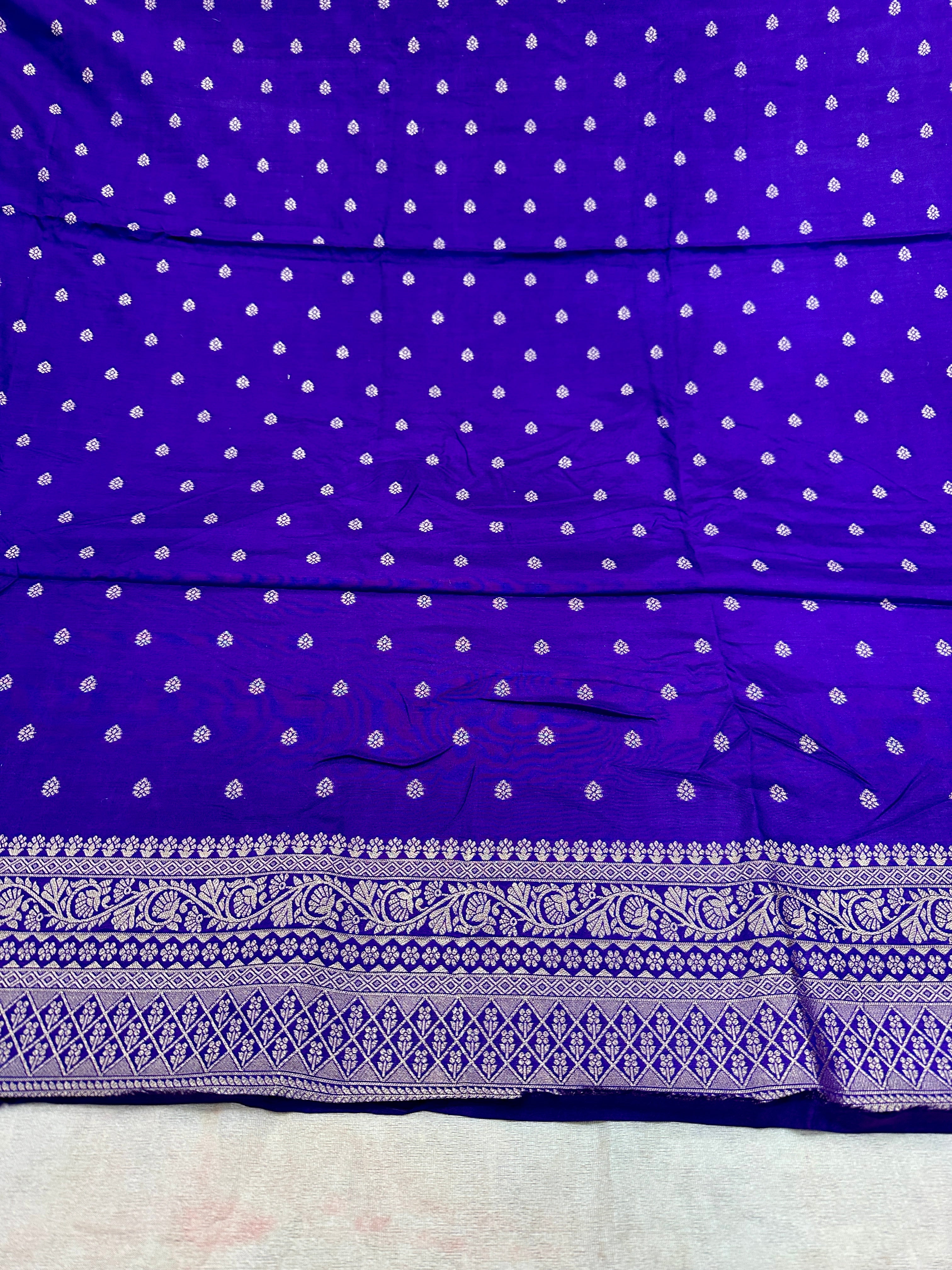✨ Banarasi Jacquard Gap Buti HO Silk 3-Piece Unstitched Dress Material MSS18