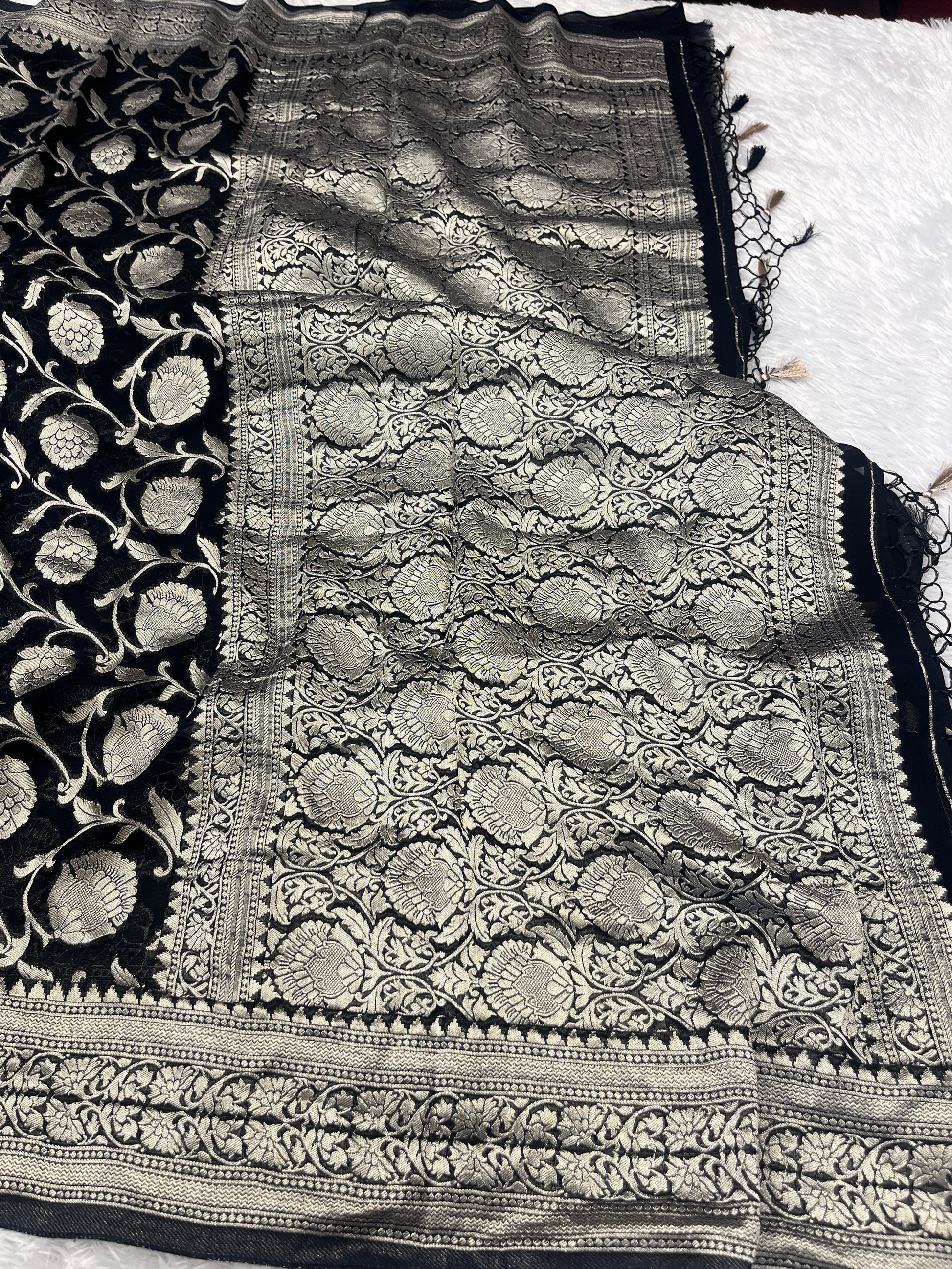 Banarsi Pure Natural Georgette Jaal Design Pattern VSG01