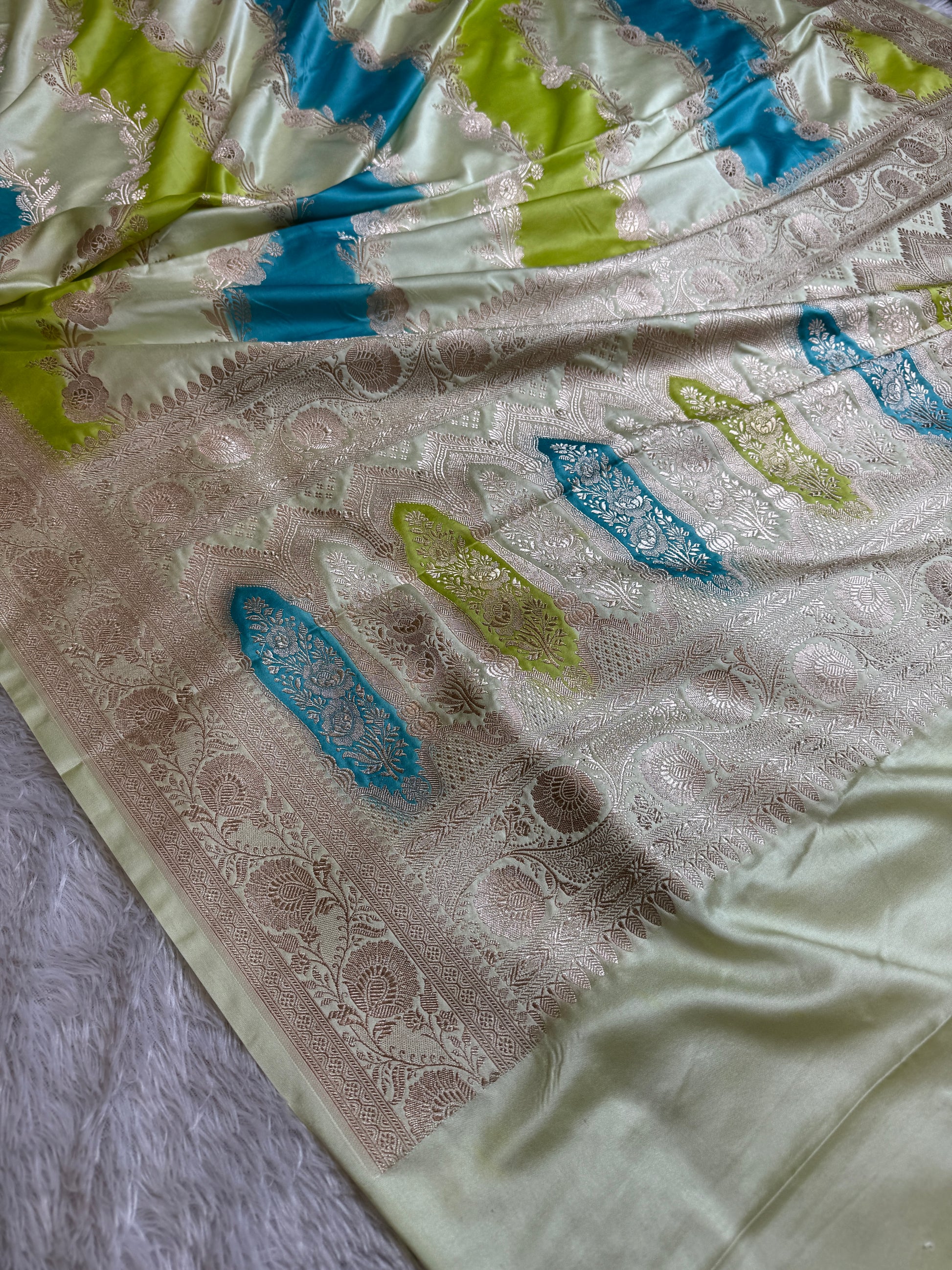 English Color Rangkaat Mashru kataan Silk Saree MKS093