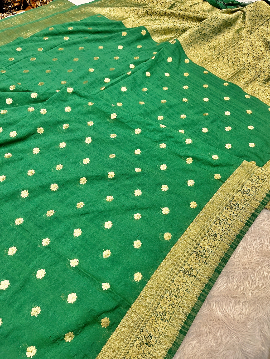 Raw Silk Green Color   Color Buti Saree RS001