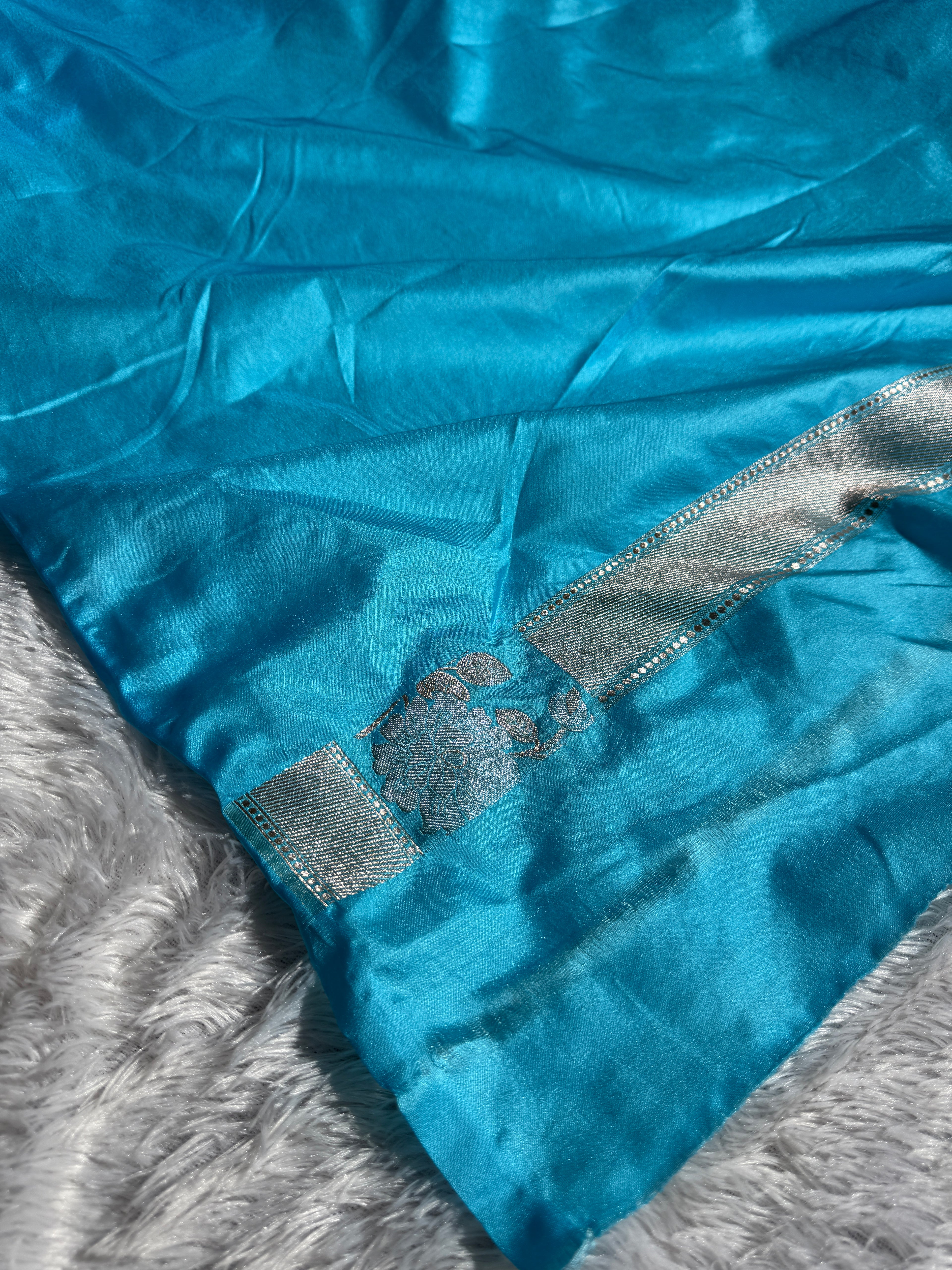 Mashru Kataan Firozi Color Saree in Meenakari Pattern MSK02