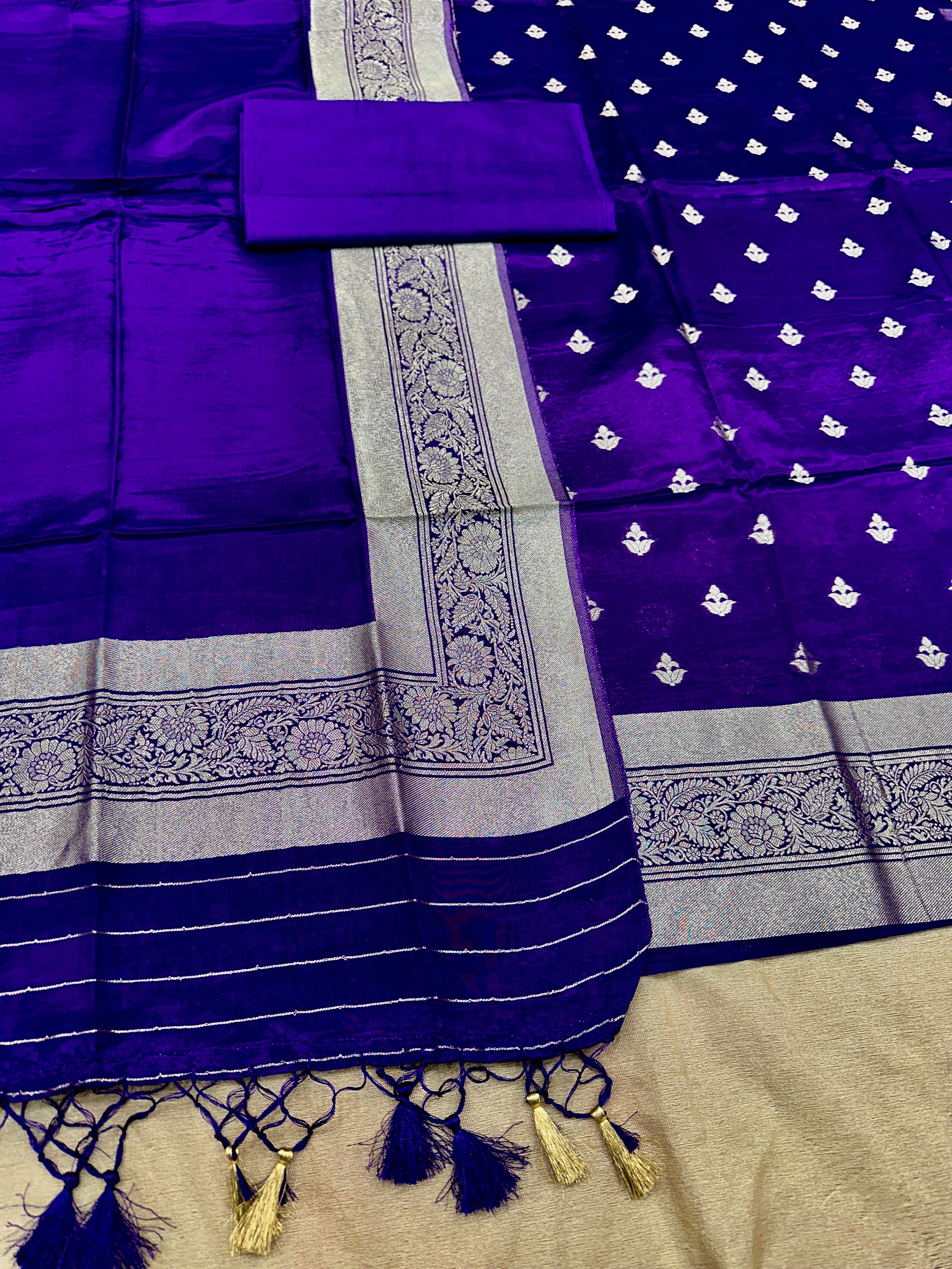 ✨ Banarasi Jacquard Gap Buti HO Silk 3-Piece Unstitched Dress Material MSS24