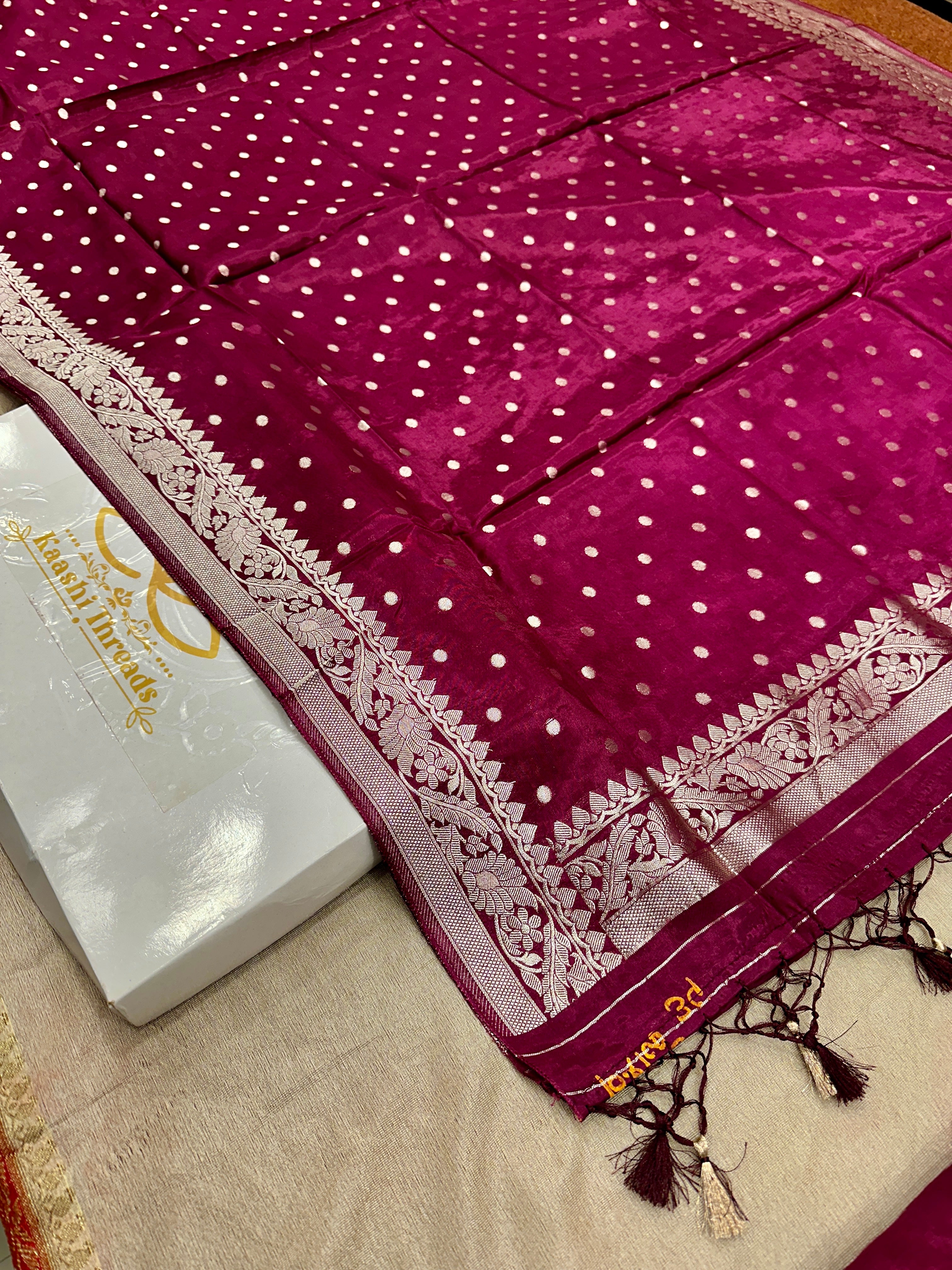 ✨ Banarasi Jacquard Gap Buti HO Silk 3-Piece Unstitched Dress Material MSS23
