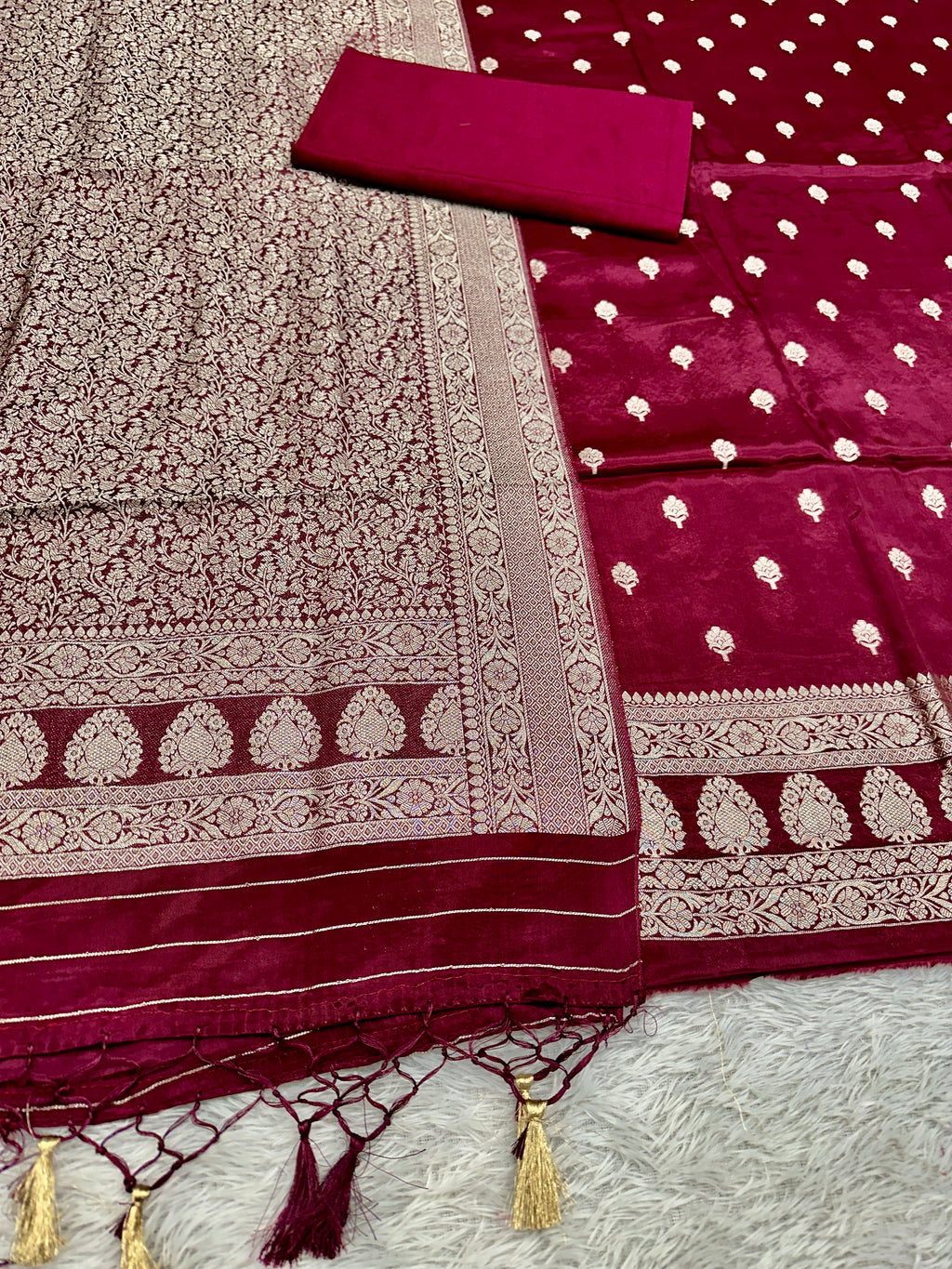 ✨ Banarasi Jacquard Gap Buti HO Silk 3-Piece Unstitched Dress Material MSS15