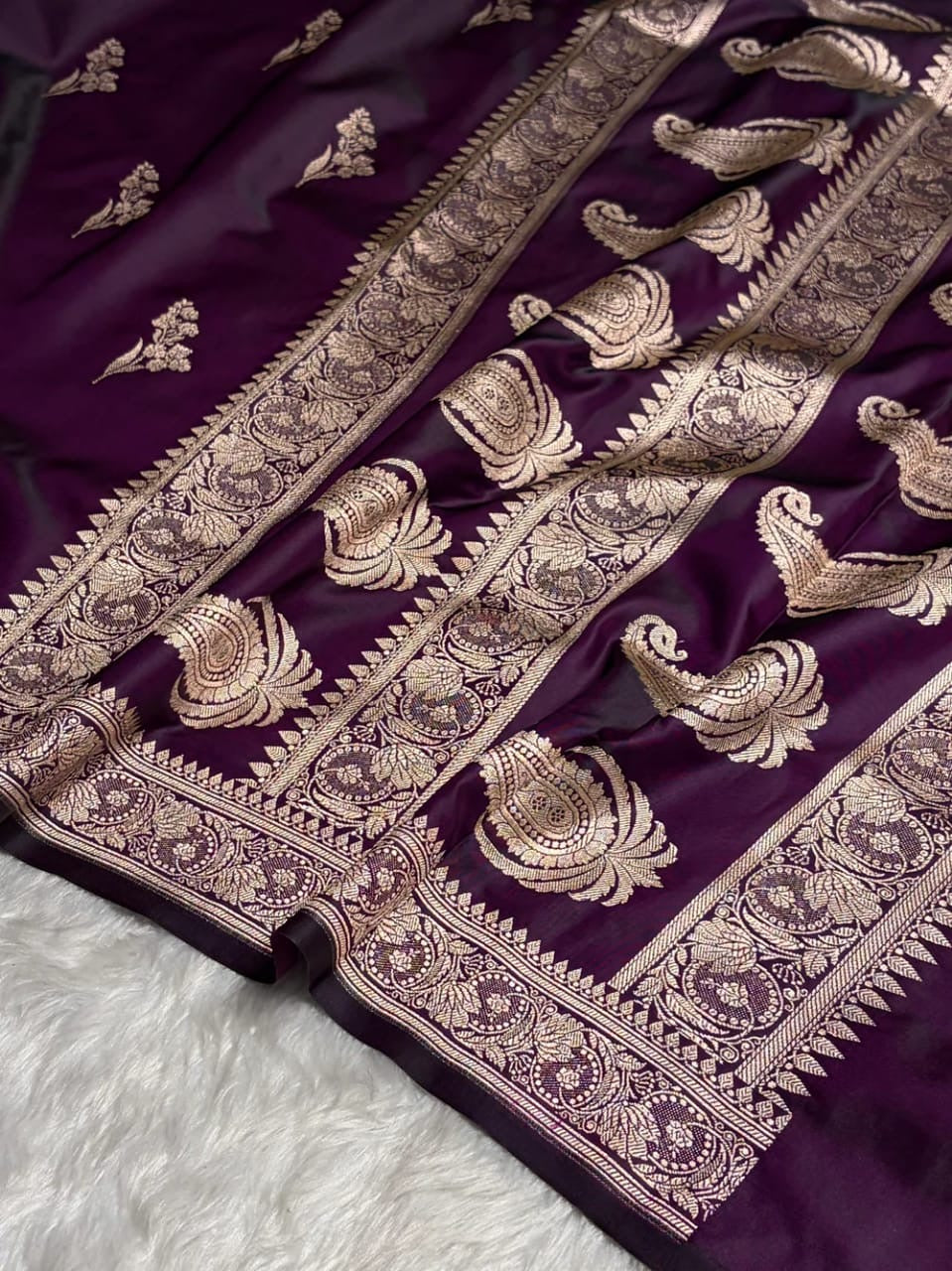 Banarasi Mashru Kataan Silk Saree Featuring Kyari Buta Woven Design with Rich Zari Pallu – MKS413