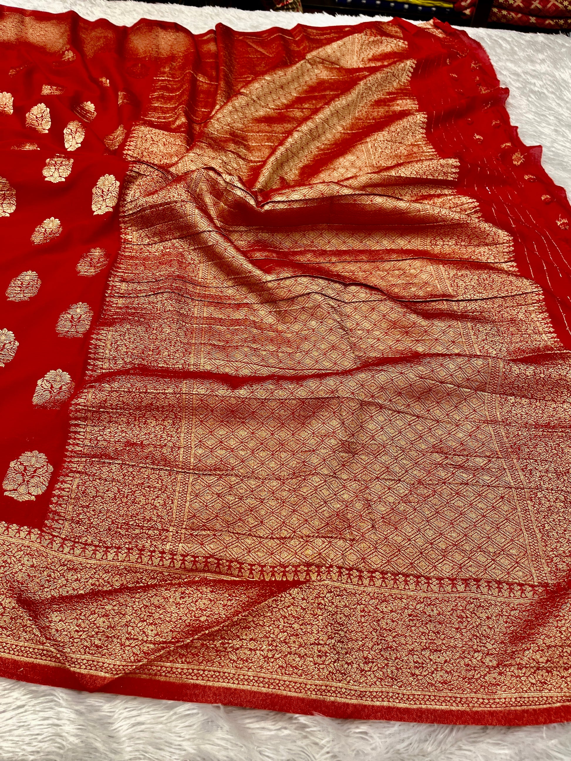 Chinon Silk Royal Buta   Design Red color  Saree CN08