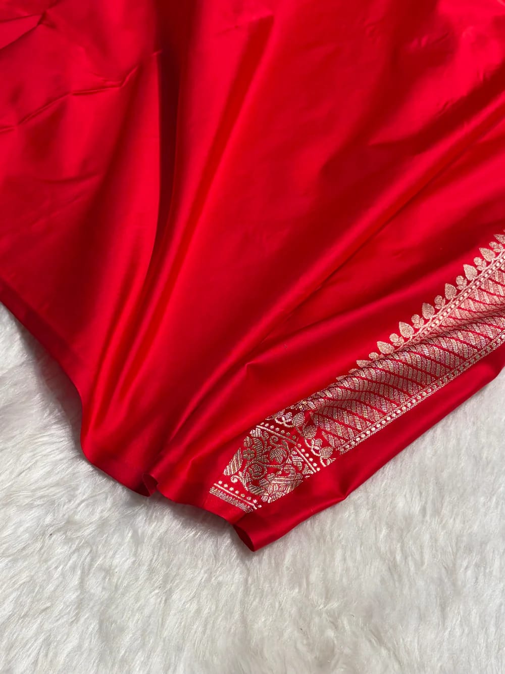 Banarasi Mashru Kataan Silk Saree Featuring Aaddha Zari Weave with Rich Zari Pallu – MKS413