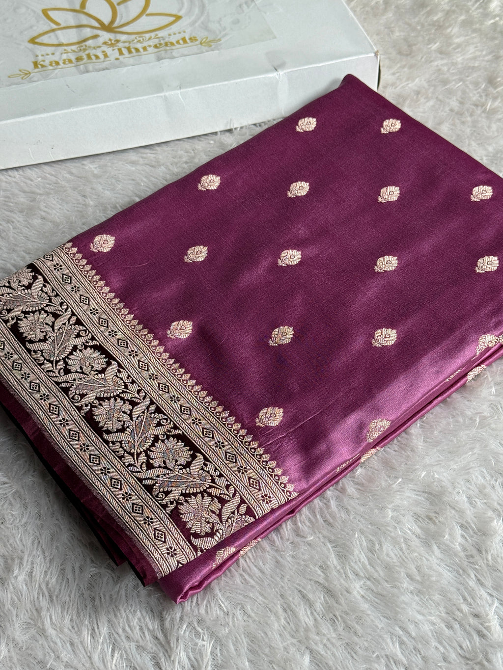 Elegant Gajari Pink Mashru Kataan Silk Banarasi Saree with Brown Contrast Border – MKS672