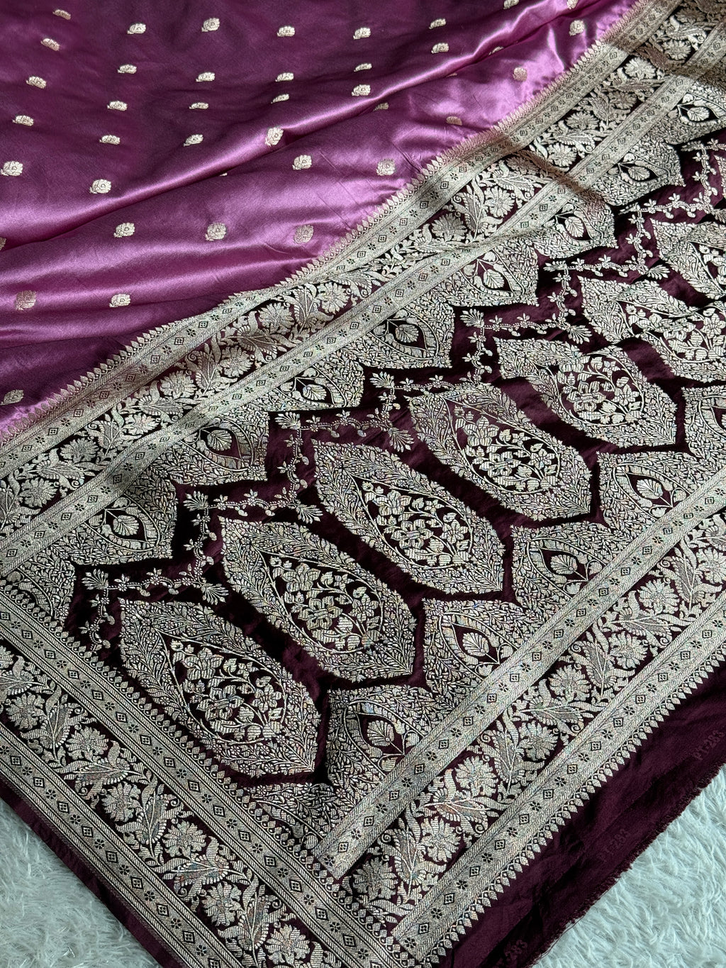 Elegant Gajari Pink Mashru Kataan Silk Banarasi Saree with Brown Contrast Border – MKS672