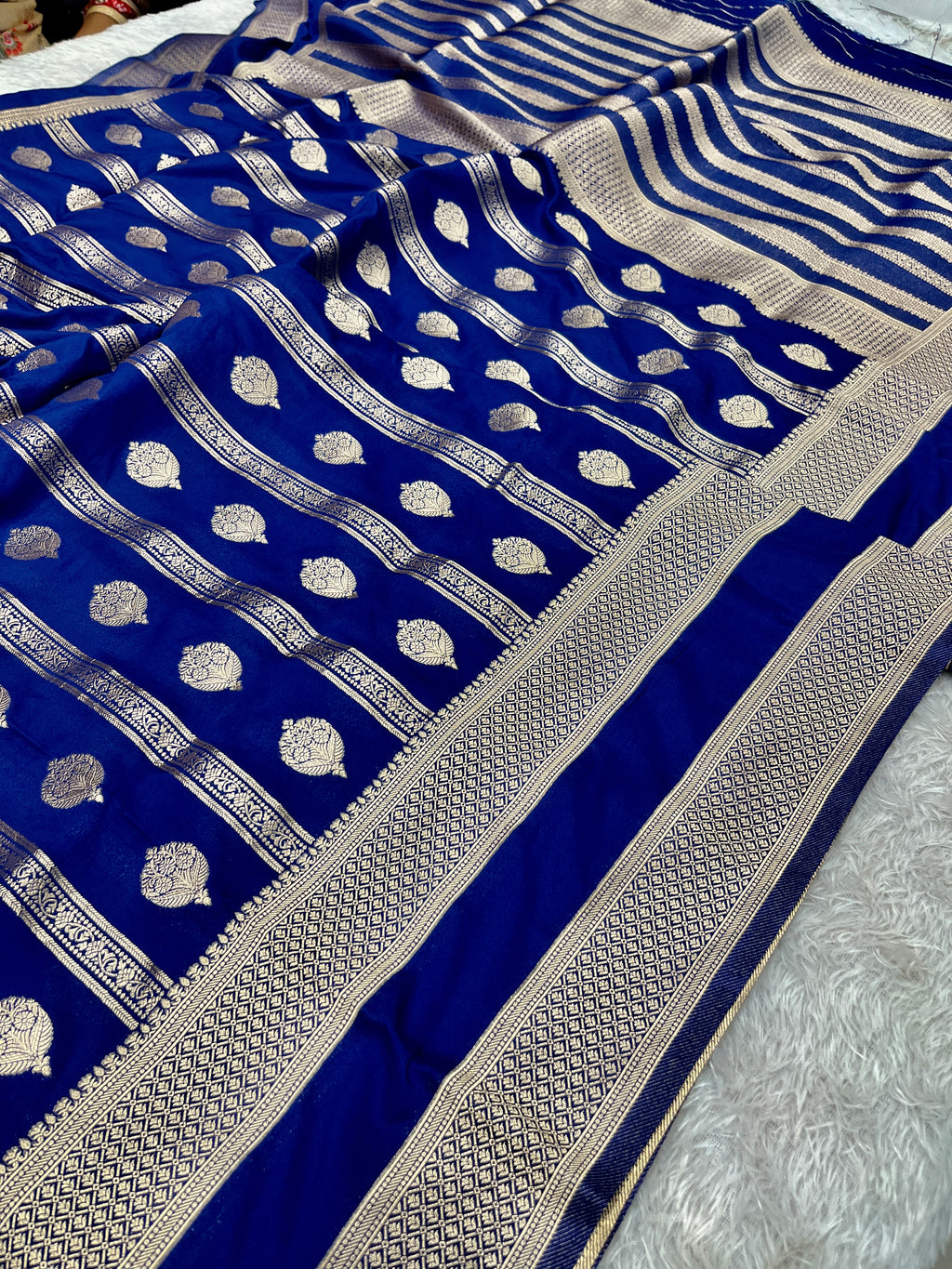 Chinon Silk Horizontal Buta Design Navy Blue Color Saree CN09